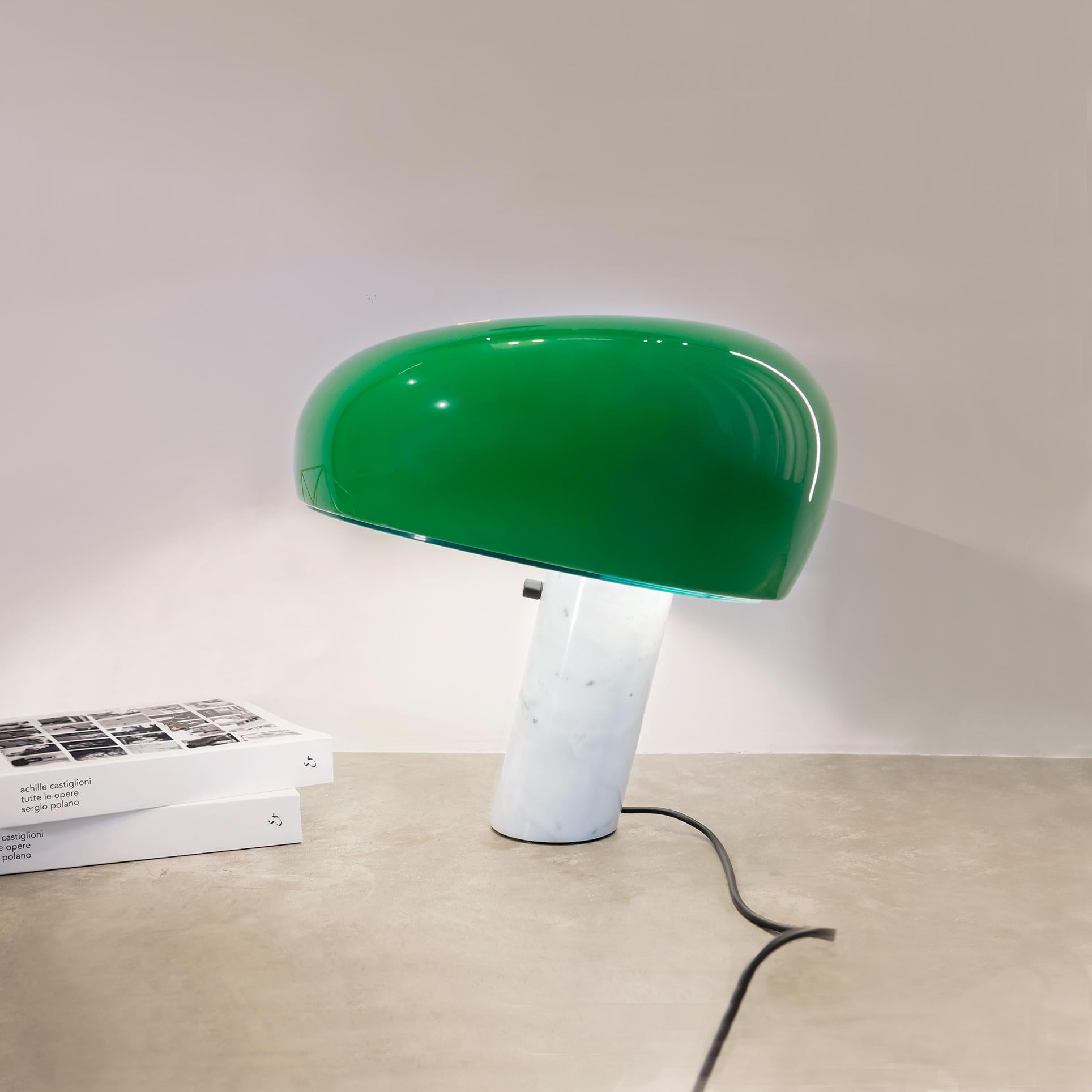 Contemporary FLOS Snoopy Table Lamp in Green by Achille & Pier Giacomo Castiglioni For Sale