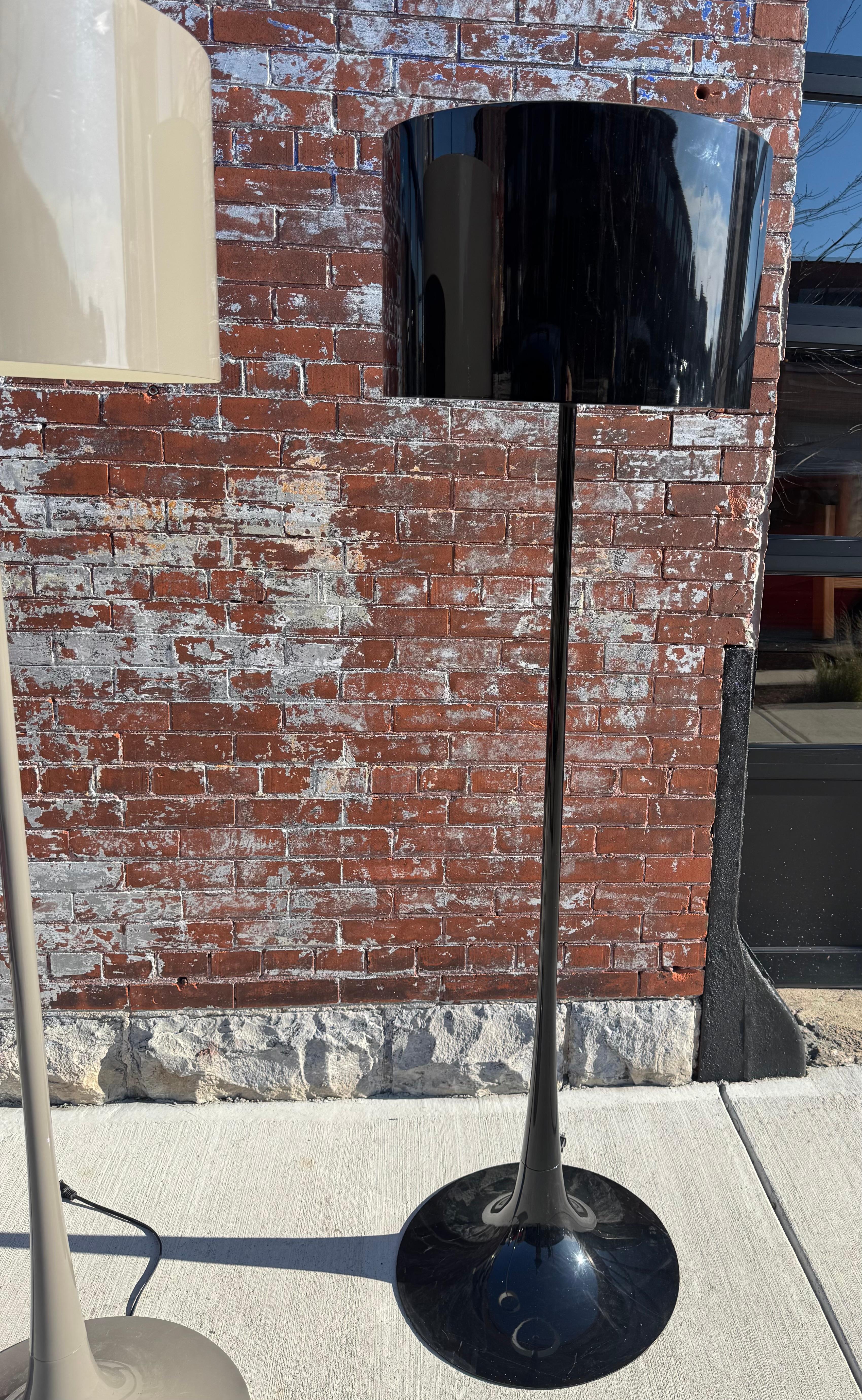 XXIe siècle et contemporain Lampadaire FLOS Spun Light by Sebastian Wrong / post modernism , ITALIE en vente