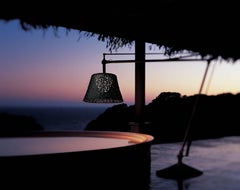 FLOS Superarchimoon Stehleuchte für den Außenbereich in Grün Wand von Philippe Starck