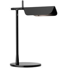 Lampe de table LED FLOS Tab en noir par E. Barber & J. Osgerby