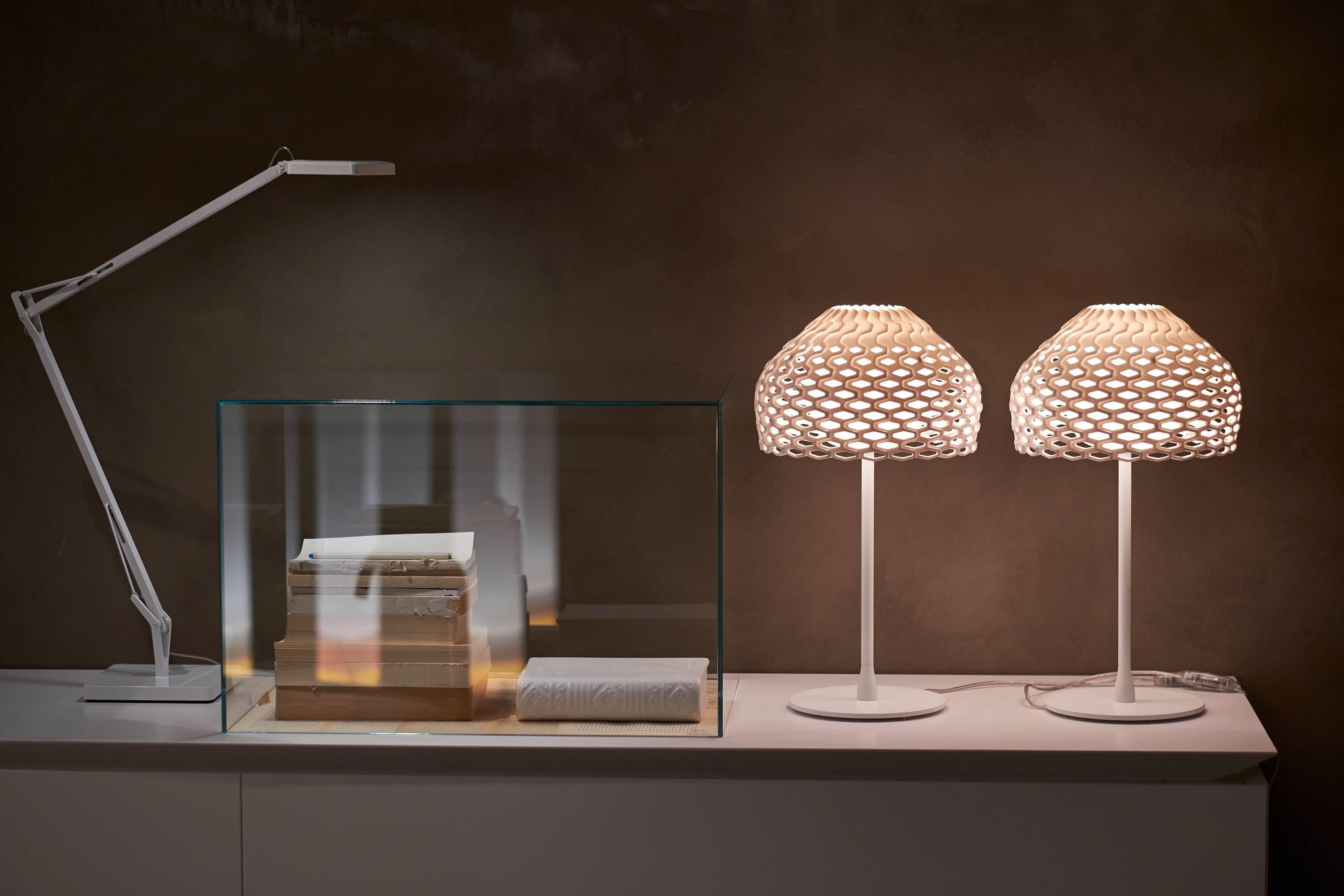 XXIe siècle et contemporain FLOS Tatou T1 lampe de bureau halogène à gradation blanche de Patricia Urquiola en vente