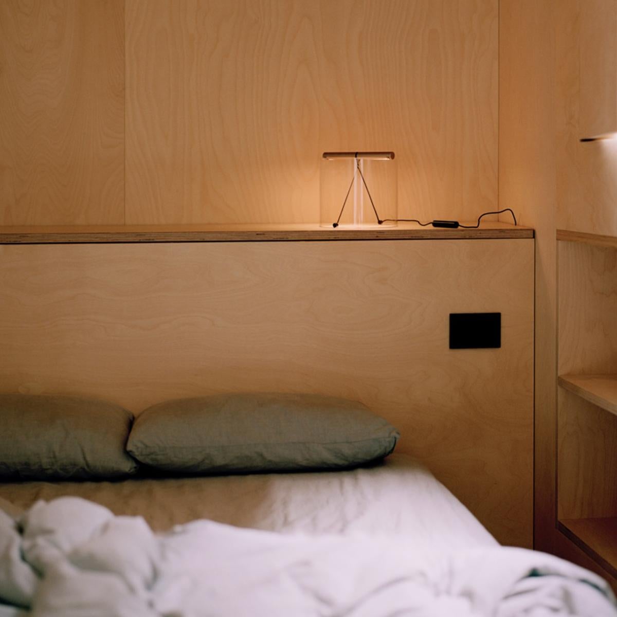 Flos To-Tie T1 Table Lamp in Anodized Natural by Guglielmo Poletti 1