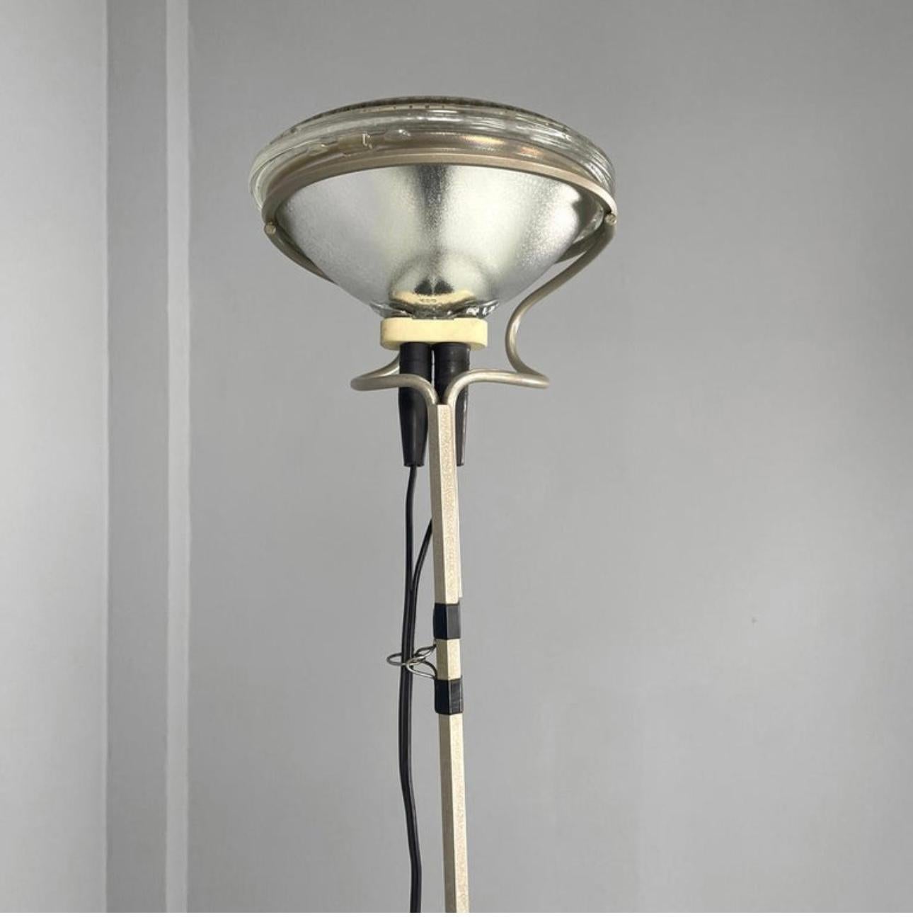 Its designers named it for the English word for “toy,” for good reason: This inventive lamp inspires the imagination, blending an industrial style with a timeless and whimsical design. It’s easy to see why this legendary favorite—designed by the