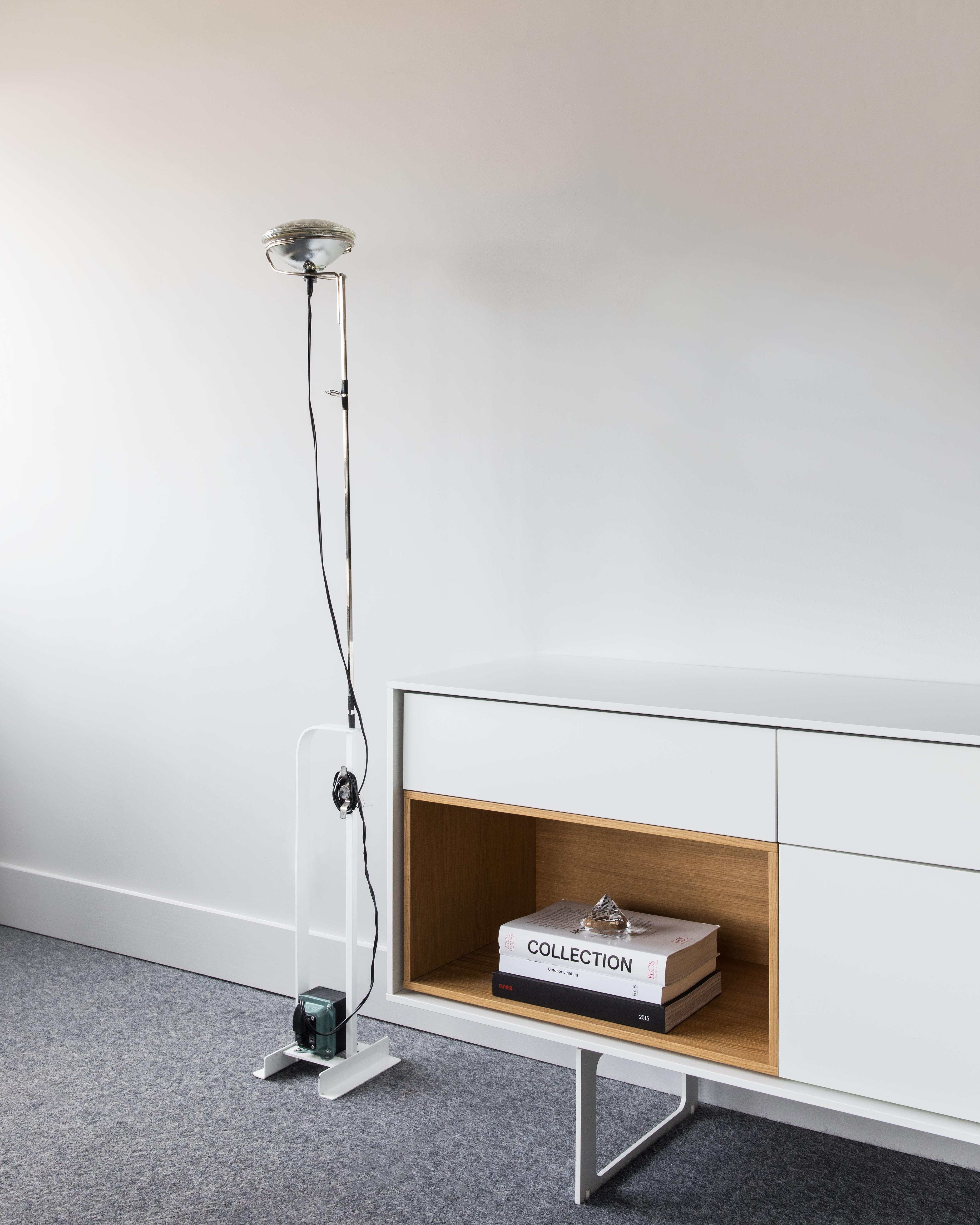 FLOS Toio Stehlampe in Weiß von Achille & Pier Giacomo Castiglioni im Angebot 3