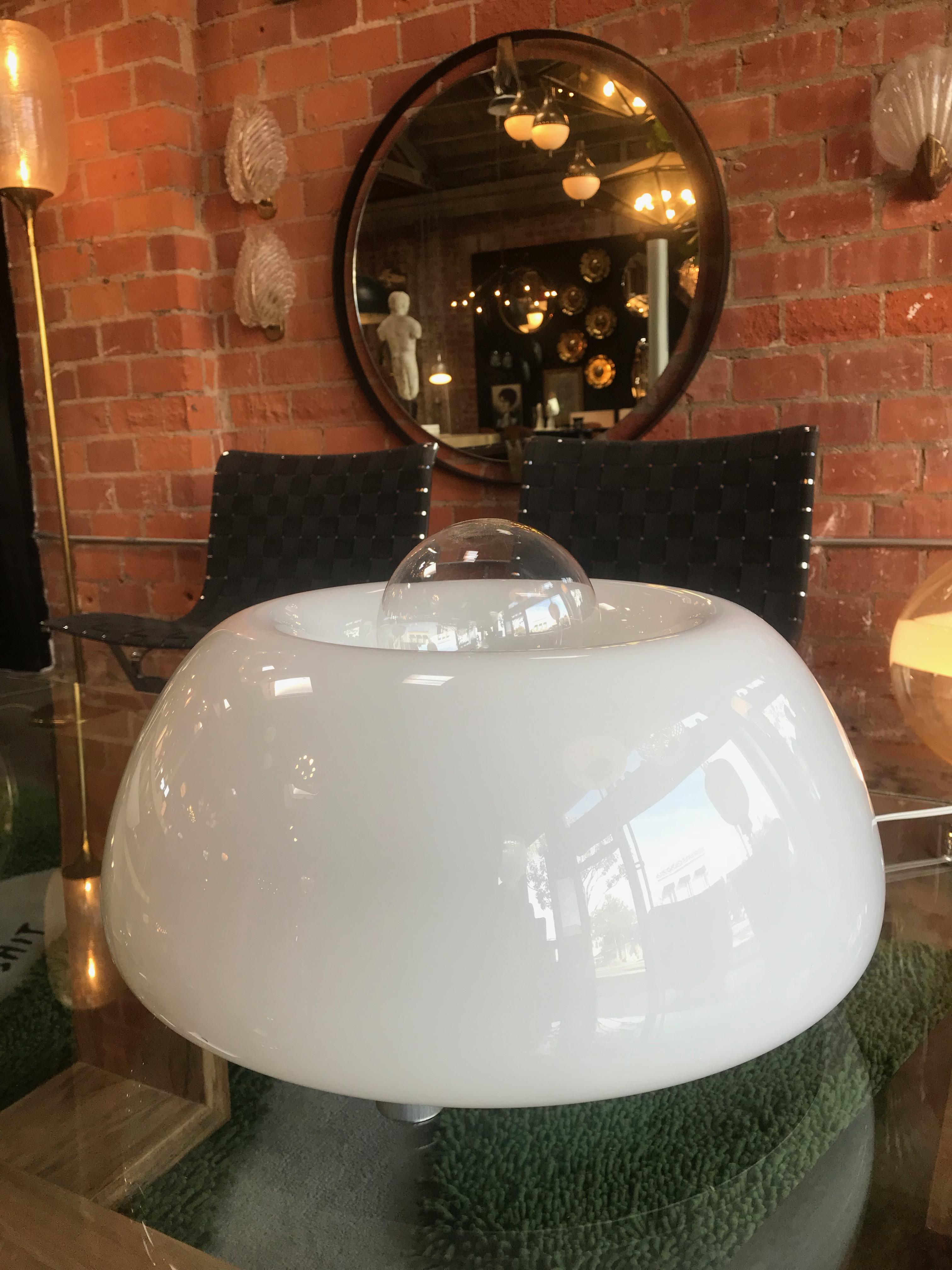 Flos White Hand Blown Murano Glass Table Lamp, Italy Space Age In Excellent Condition For Sale In Los Angeles, CA