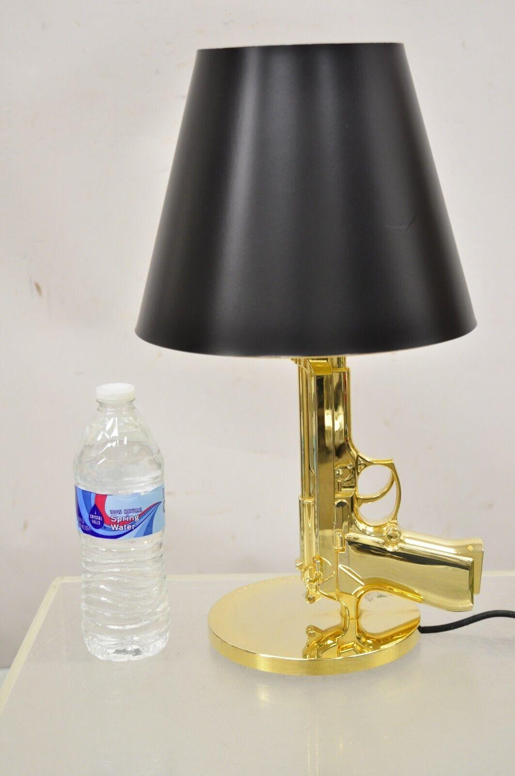 Lampe de chevet à fusil Flos avec abat-jour en or de Phillpe Starck en vente 1