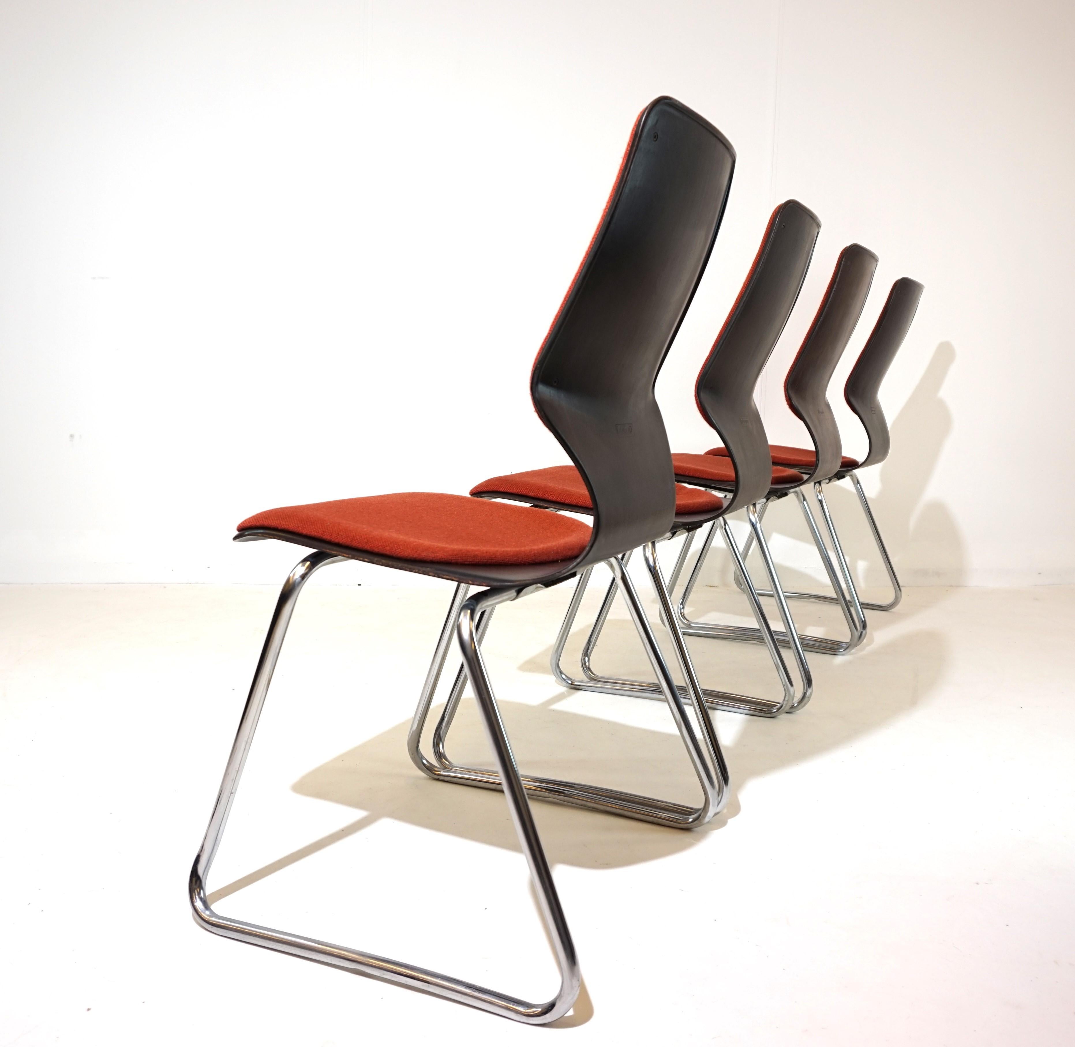Mid-Century Modern Flötotto set of 4 Pagholz chairs by Elmar Flötotto For Sale