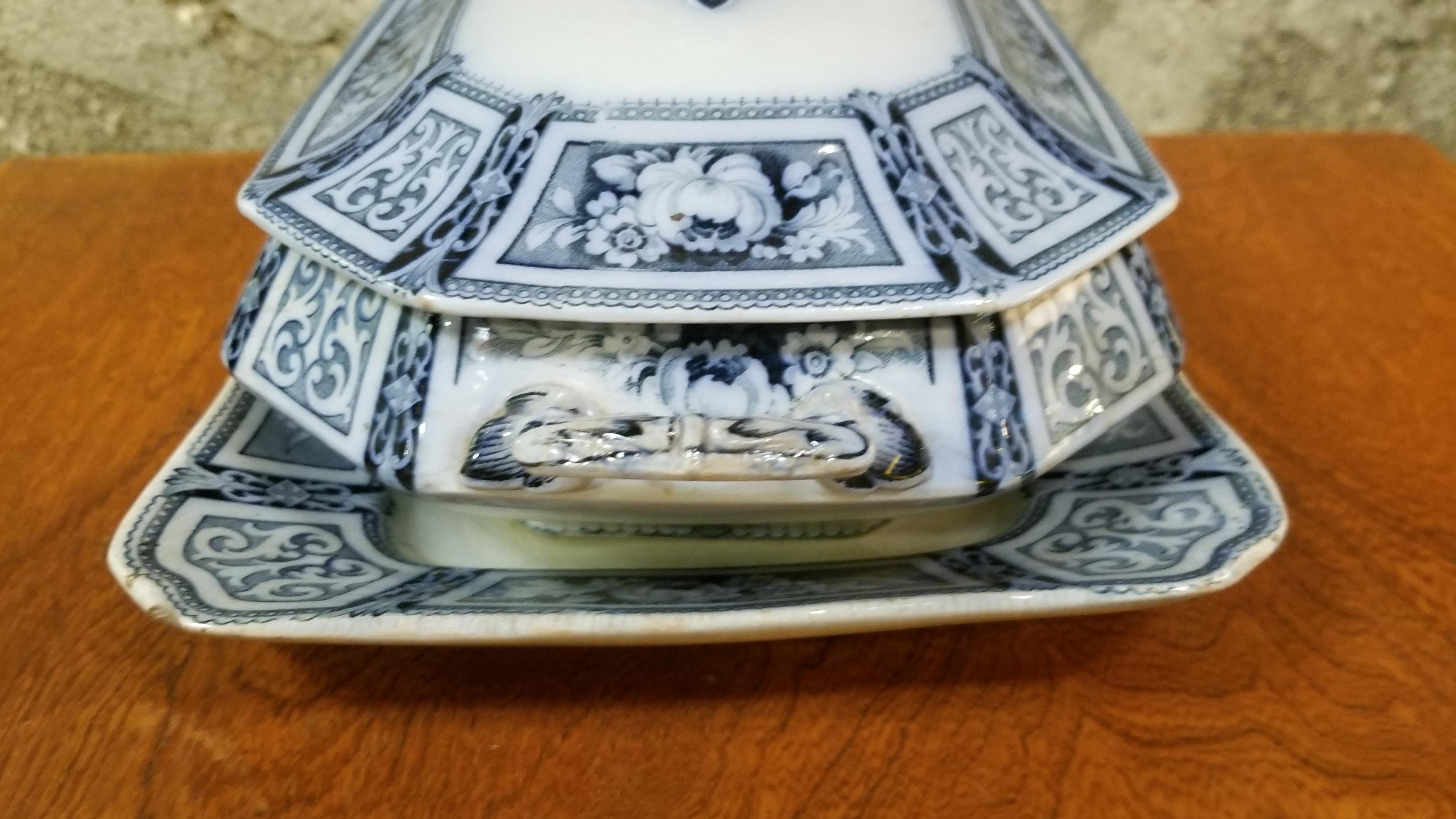 Victorian Flow Blue Ceramic Tureen, Early 20th Century For Sale