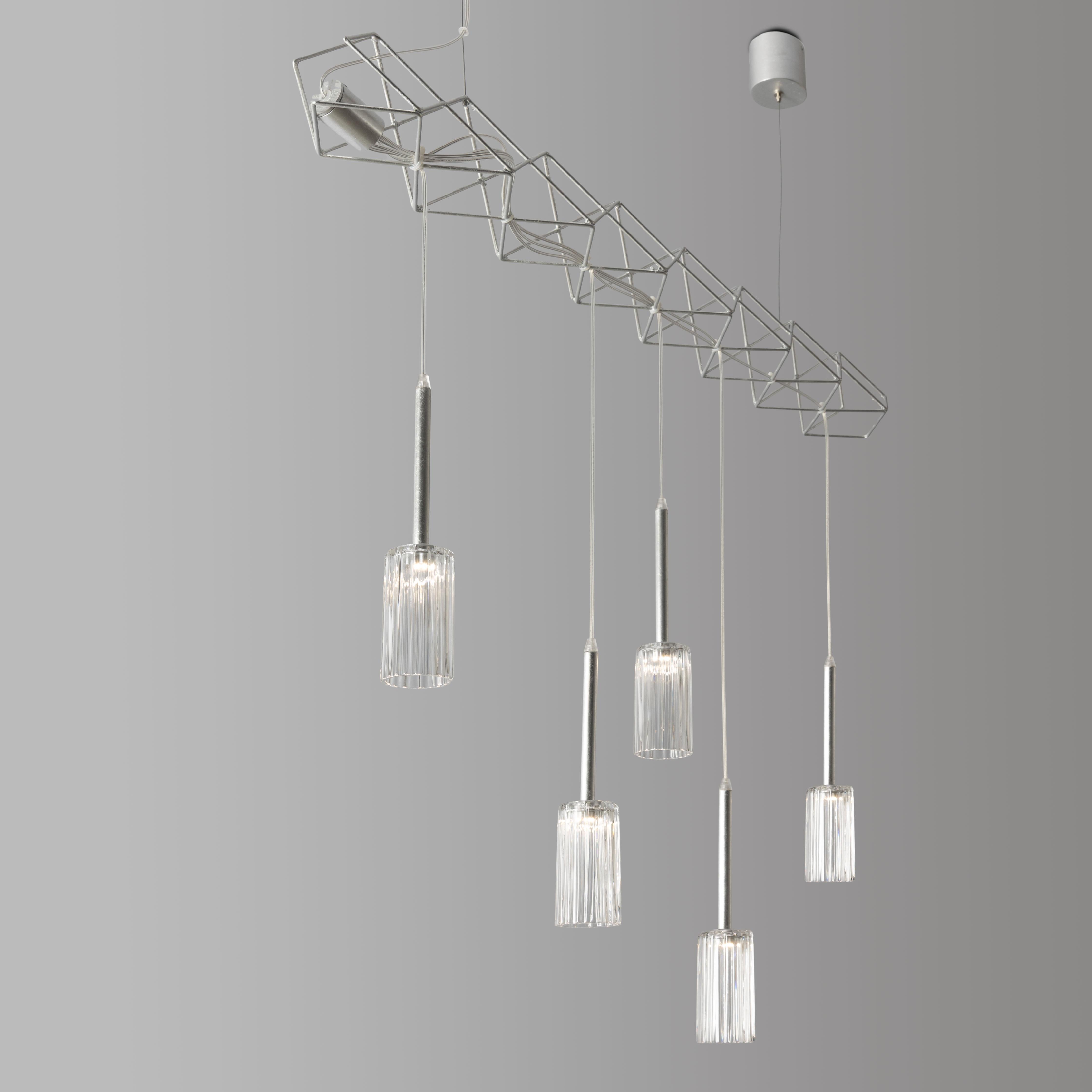 Lampada da soffitto Flow, 21670, di Stillux Illuminazione
Dimensioni: D. 97 x H. 12 cm.
Materiali: Acciaio, ferro, foglia d'argento.

Disponibile in foglia d'oro, foglia d'argento o nero velluto. Contattateci.

Tutte le nostre lampade possono essere