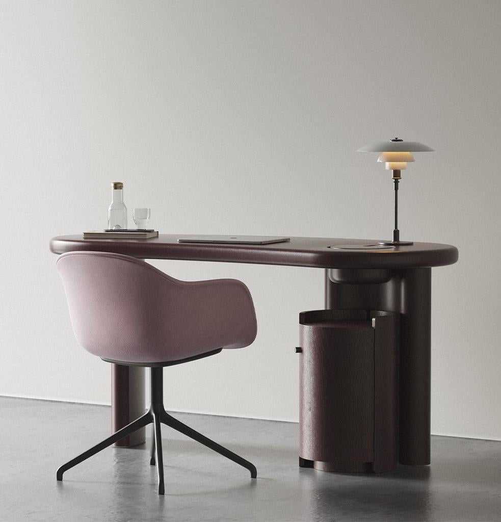 La scrivania Flow dona un tocco estetico al tuo spazio di lavoro grazie alle sue linee eleganti e fluide. Le linee organiche create dalla natura ispirano la struttura tranquilla di questa scrivania. Il suo design compatto è ideale per essere