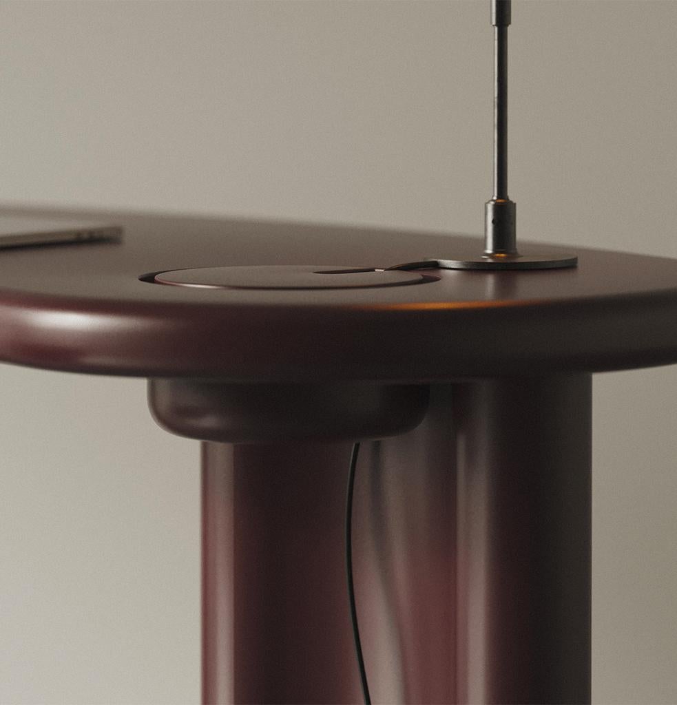 Mid-Century moderno Scrivania Flow - Borgogna di Hermhaus in vendita
