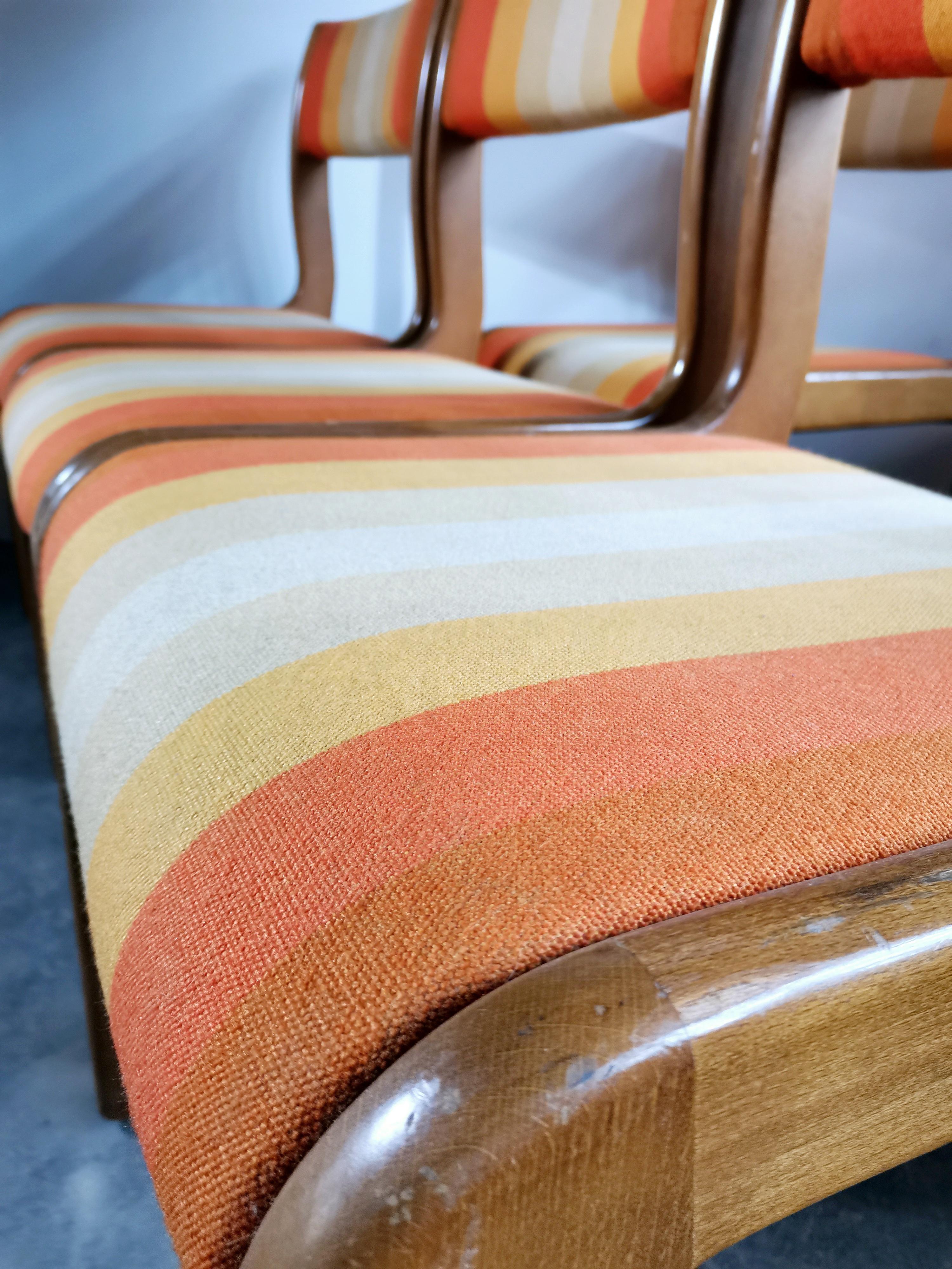 Mid-Century moderno Sedie da pranzo Flow anni '70 in vendita
