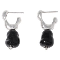 Tropfenförmige Ohrringe aus 925 Sterling Silber und schwarzem Basaltstein von CLED