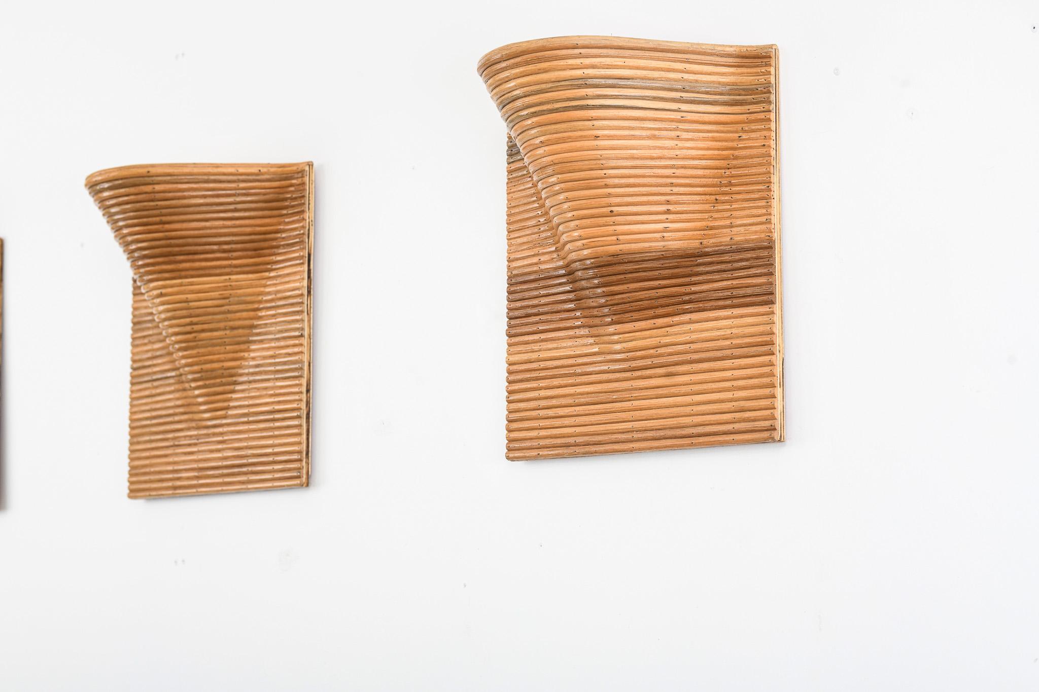 Laccato Lampade da parete Flow Form A quadrate (Set di quattro) di Rattanology in vendita