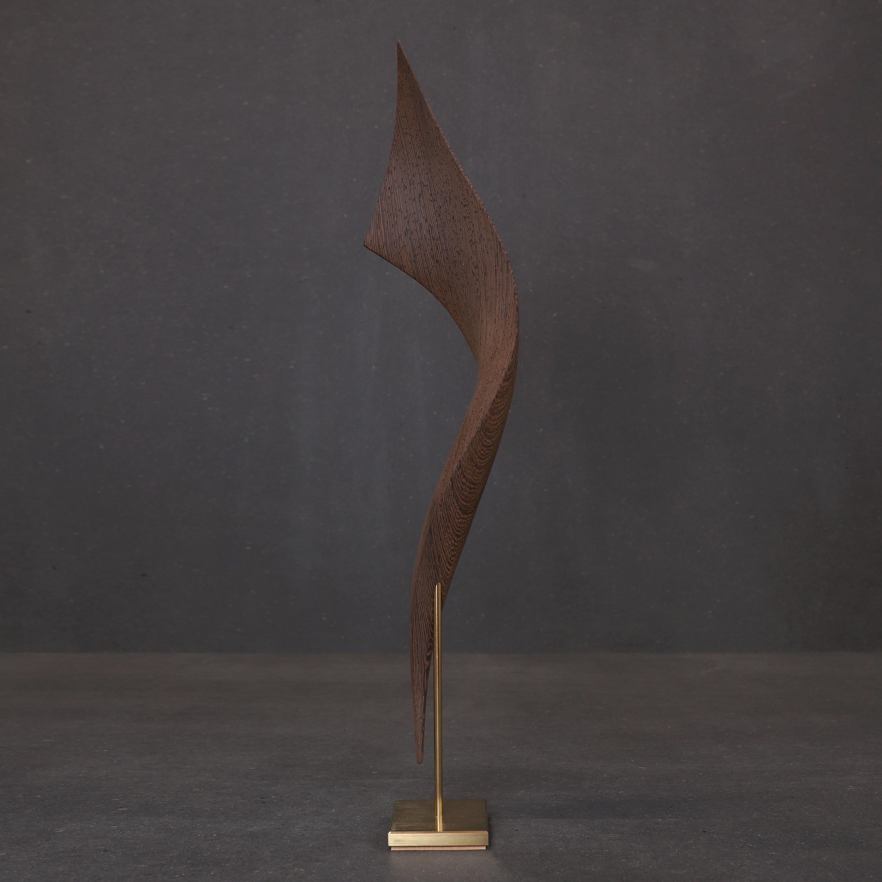  Flow Petit No 20, abstract fluid Wenge wood & gold mounted sculpture by Egeværk For Sale 2