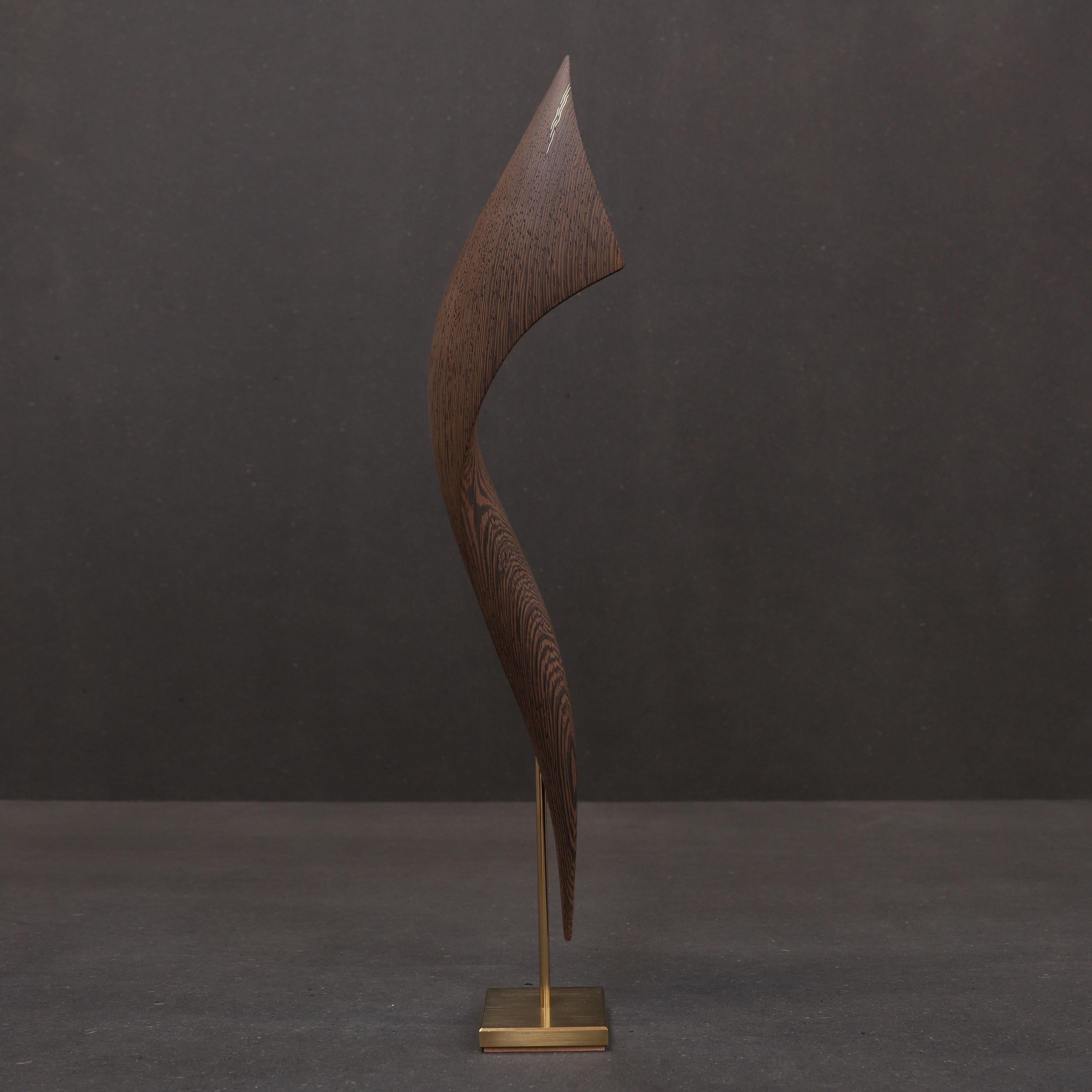  Flow Petit No 20, abstract fluid Wenge wood & gold mounted sculpture by Egeværk For Sale 1
