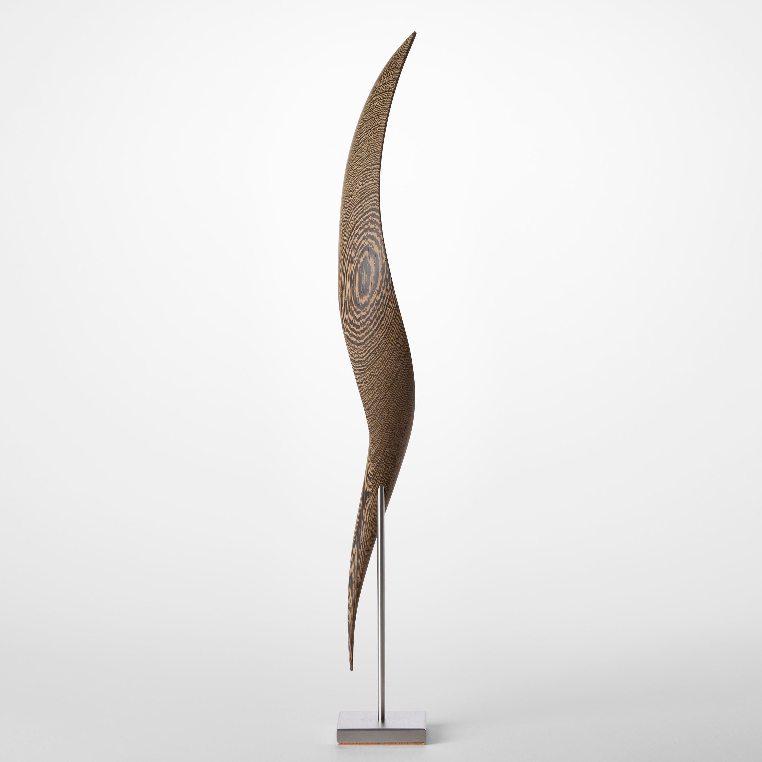 Flow Petit nº 23, escultura abstracta fluida montada en madera de wengué y acero, de Egeværk Moderno orgánico en venta