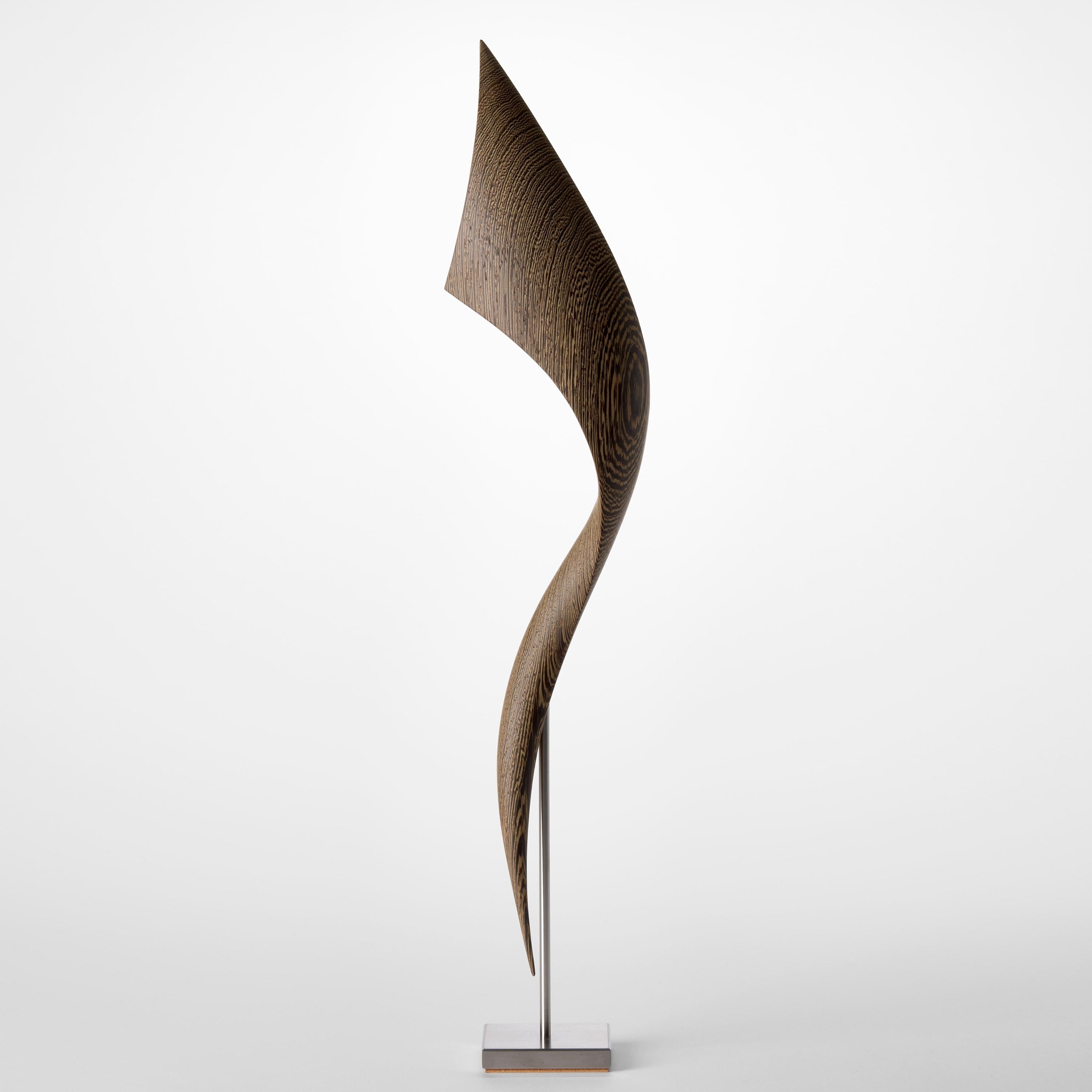 Flow Petit nº 23, escultura abstracta fluida montada en madera de wengué y acero, de Egeværk Hecho a mano en venta