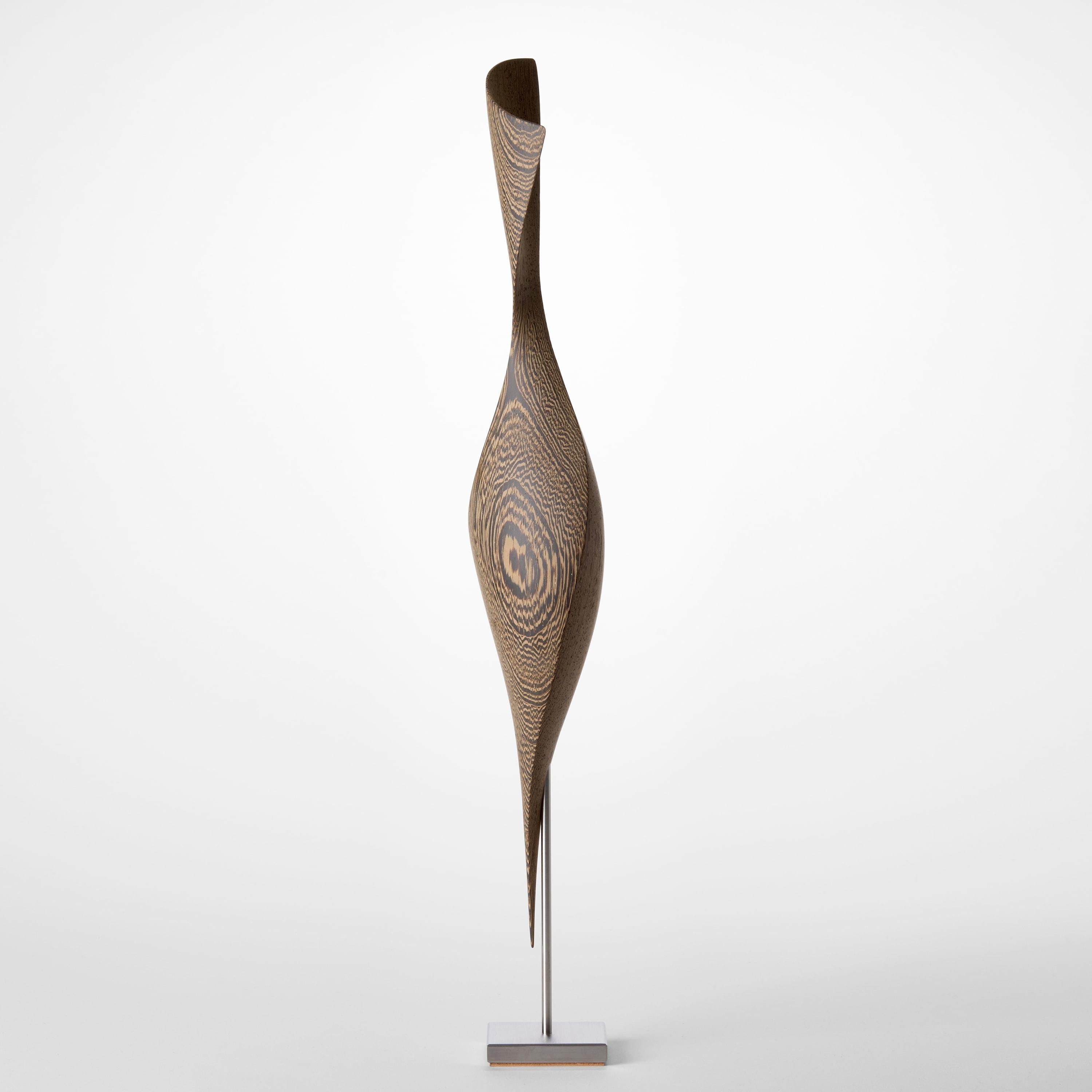 Organico moderno Flow Petit No 27, scultura astratta e fluida in legno Wood e acciaio di Egeværk in vendita