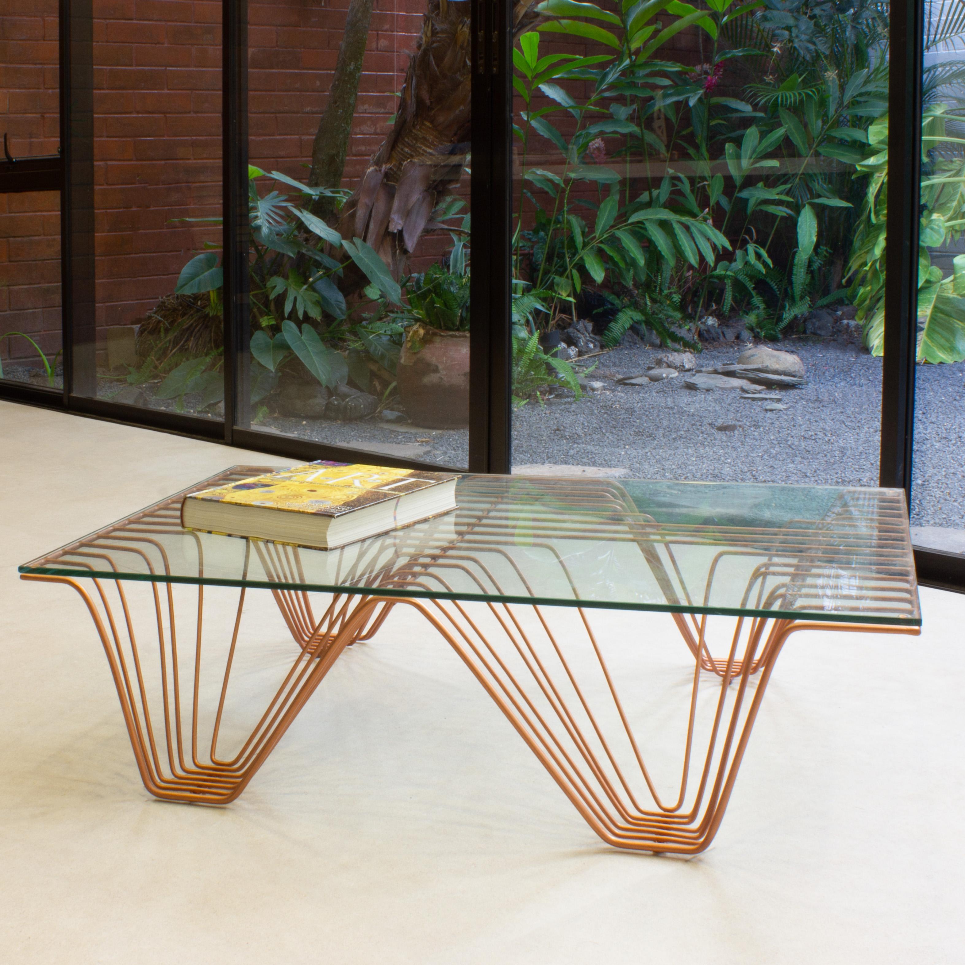 XXIe siècle et contemporain Table Flow Finition en cuivre en vente