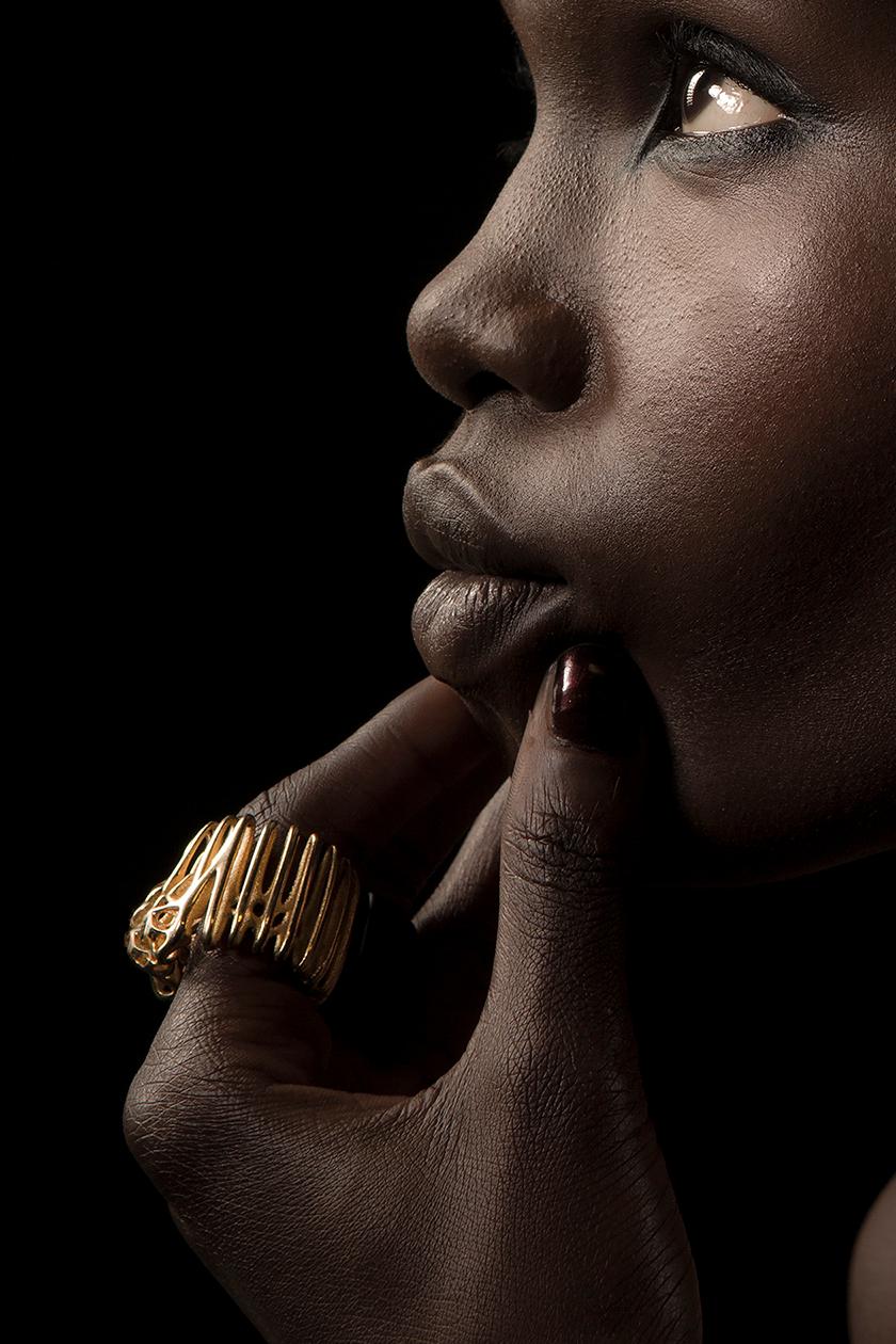 The MOXI Cocktail Ring is impossibly detailed, forming delicate webs that all at once seem half biological, half geological and all otherworldly.
Thin ribs and loops seem to grow around diamonds like metal fingers of coral, turning in on themselves