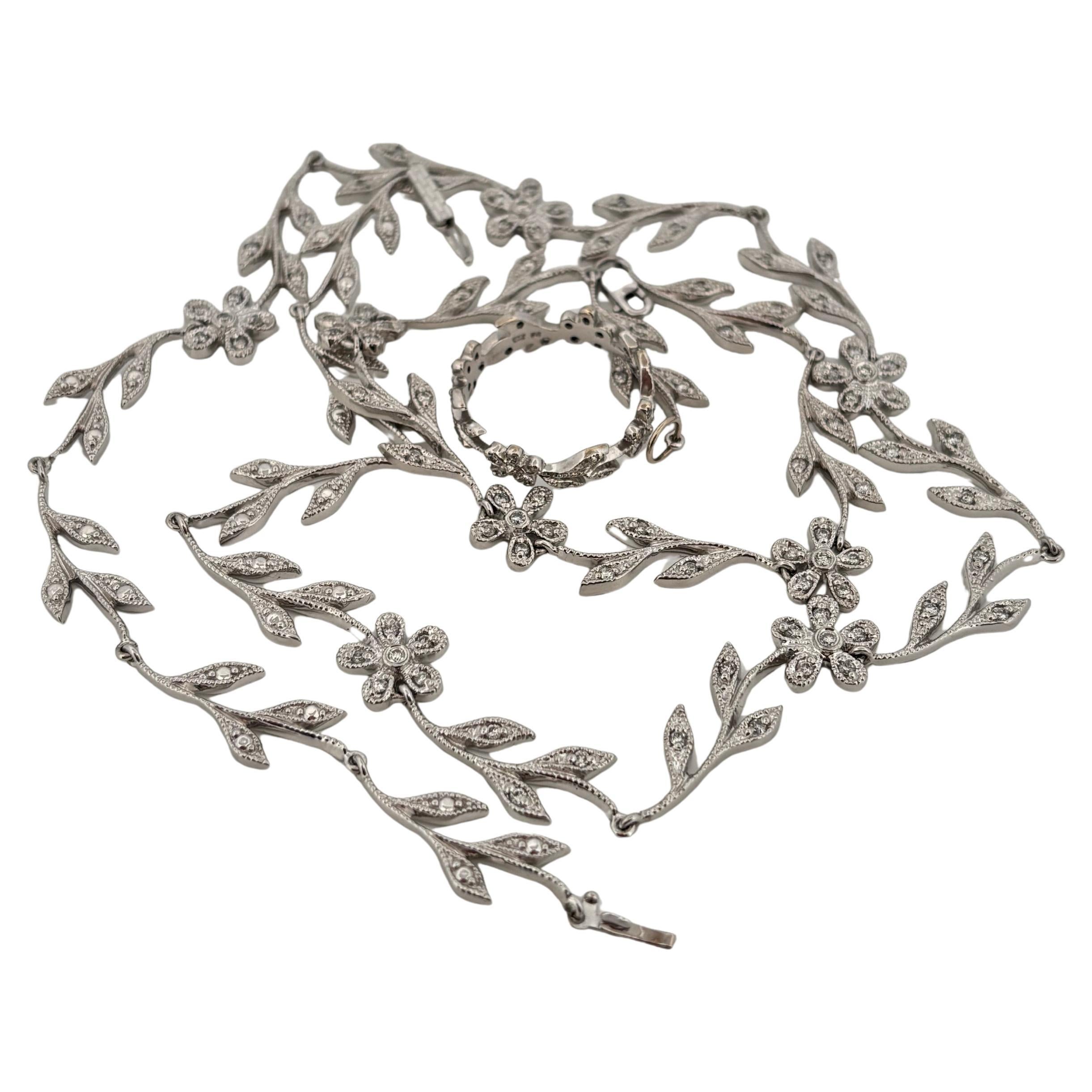 Collana con diamanti Flower 0,60ctw e bracciale e anello in oro bianco 14K in vendita 1