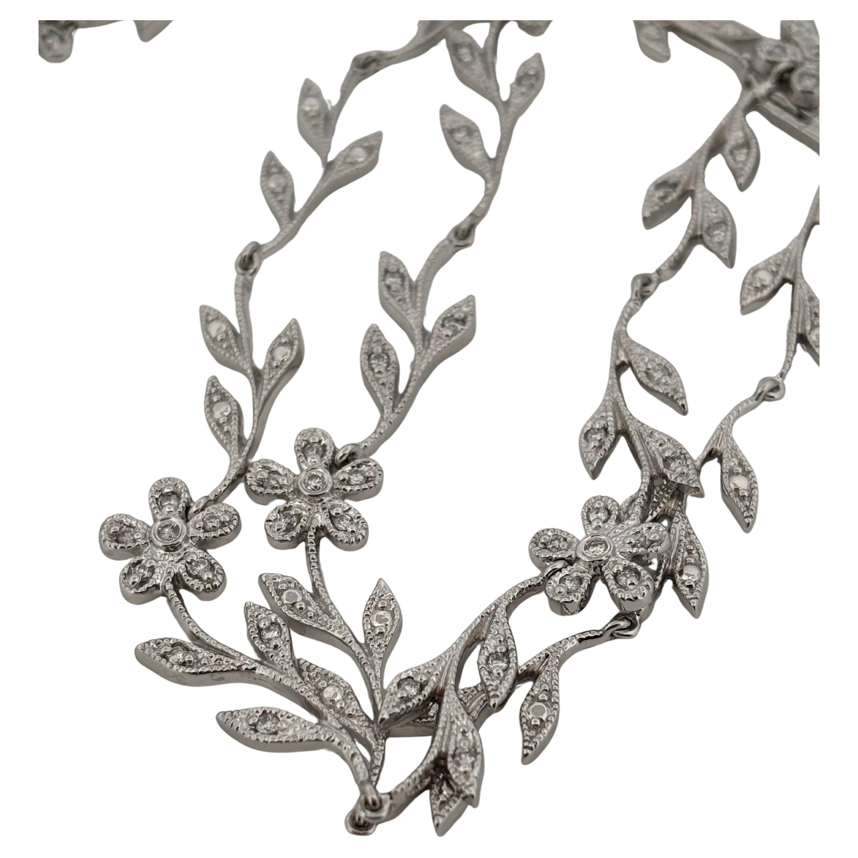 Collana con diamanti Flower 0,60ctw e bracciale e anello in oro bianco 14K in vendita 2