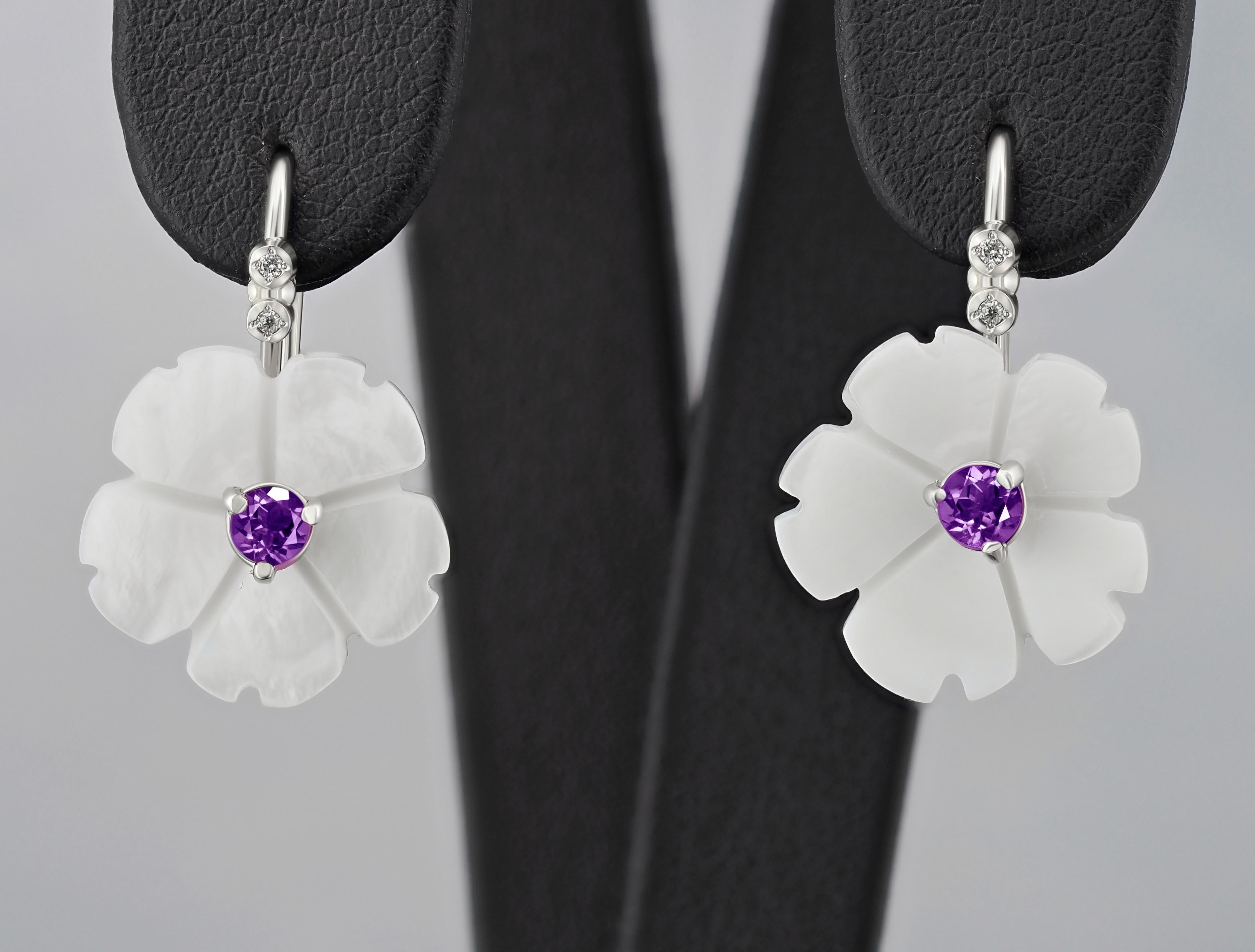 Contemporary Flower 14k Gold Earrings with Amethyst For Sale