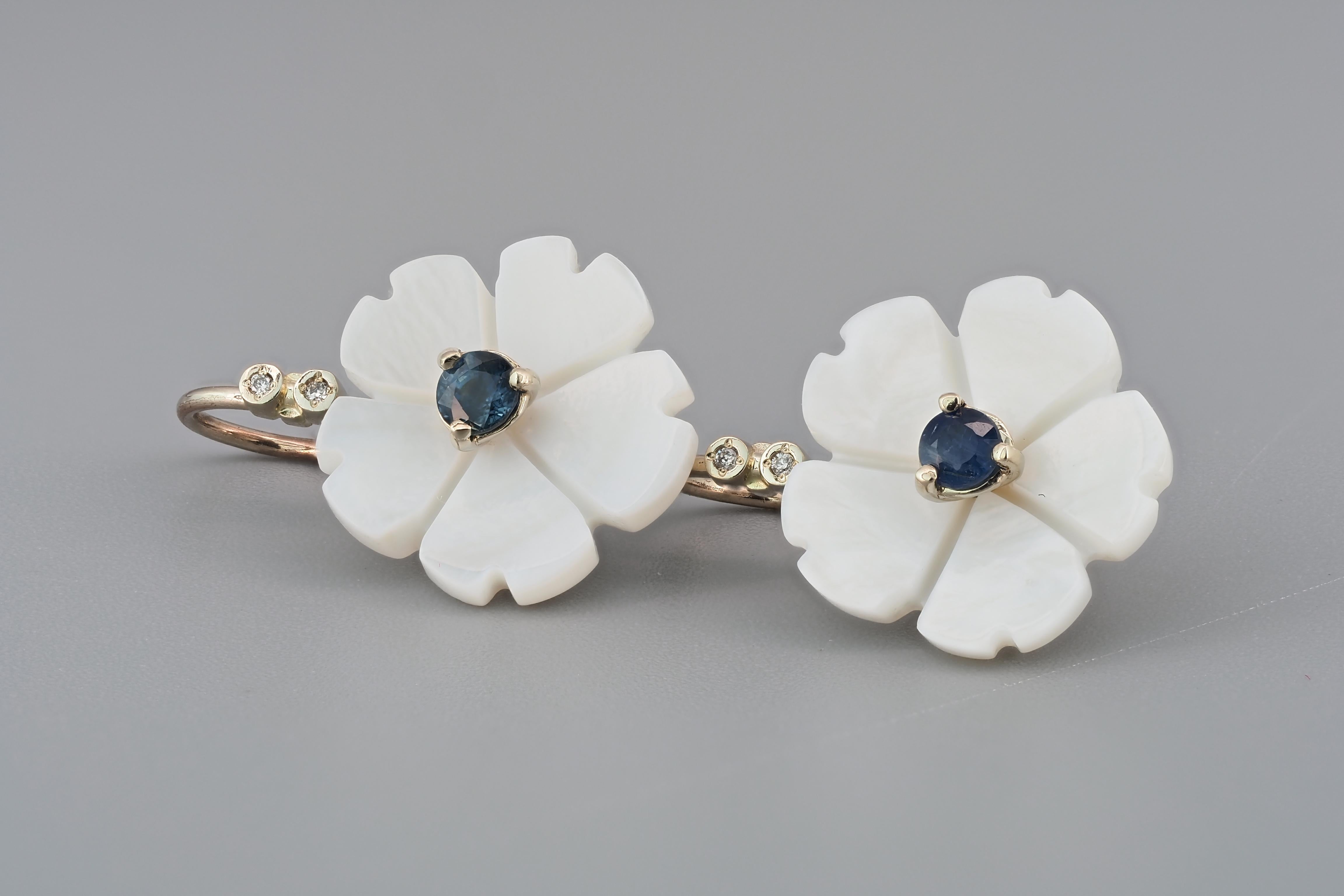 Flower 14k Gold Earrings with Blue Sapphires, Flower Carved Earrings For Sale 3