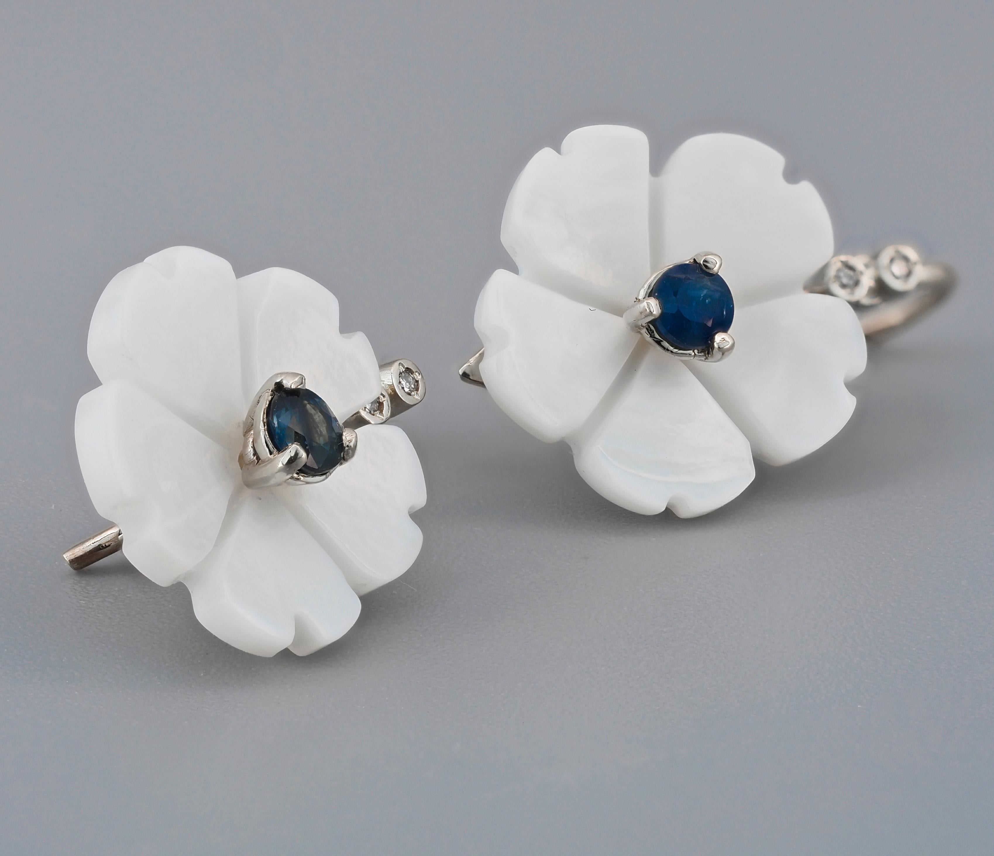 Flower 14k Gold Earrings with Blue Sapphires, Flower Carved Earrings For Sale 6