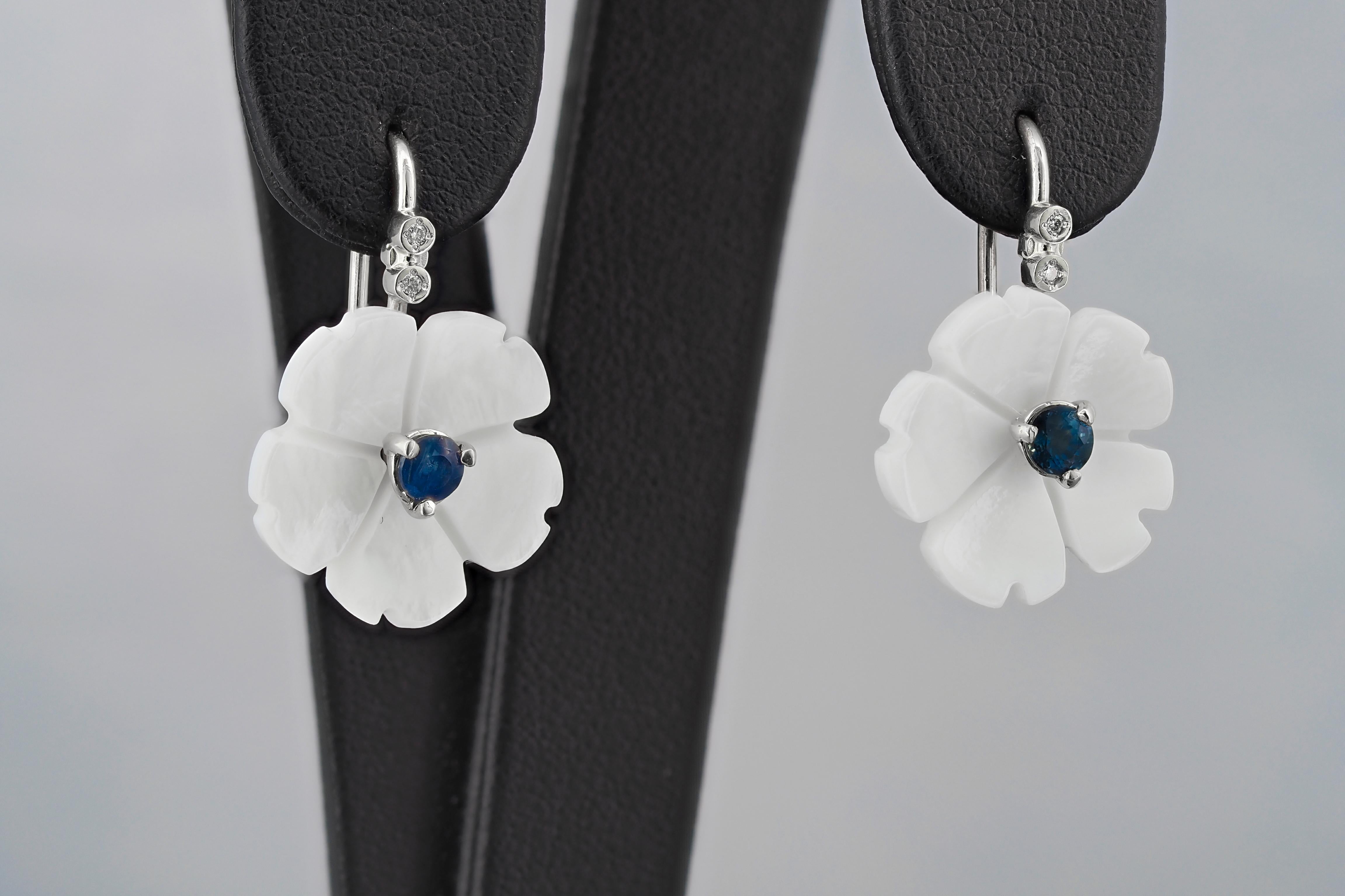 Flower 14k Gold Earrings with Blue Sapphires, Flower Carved Earrings For Sale 1