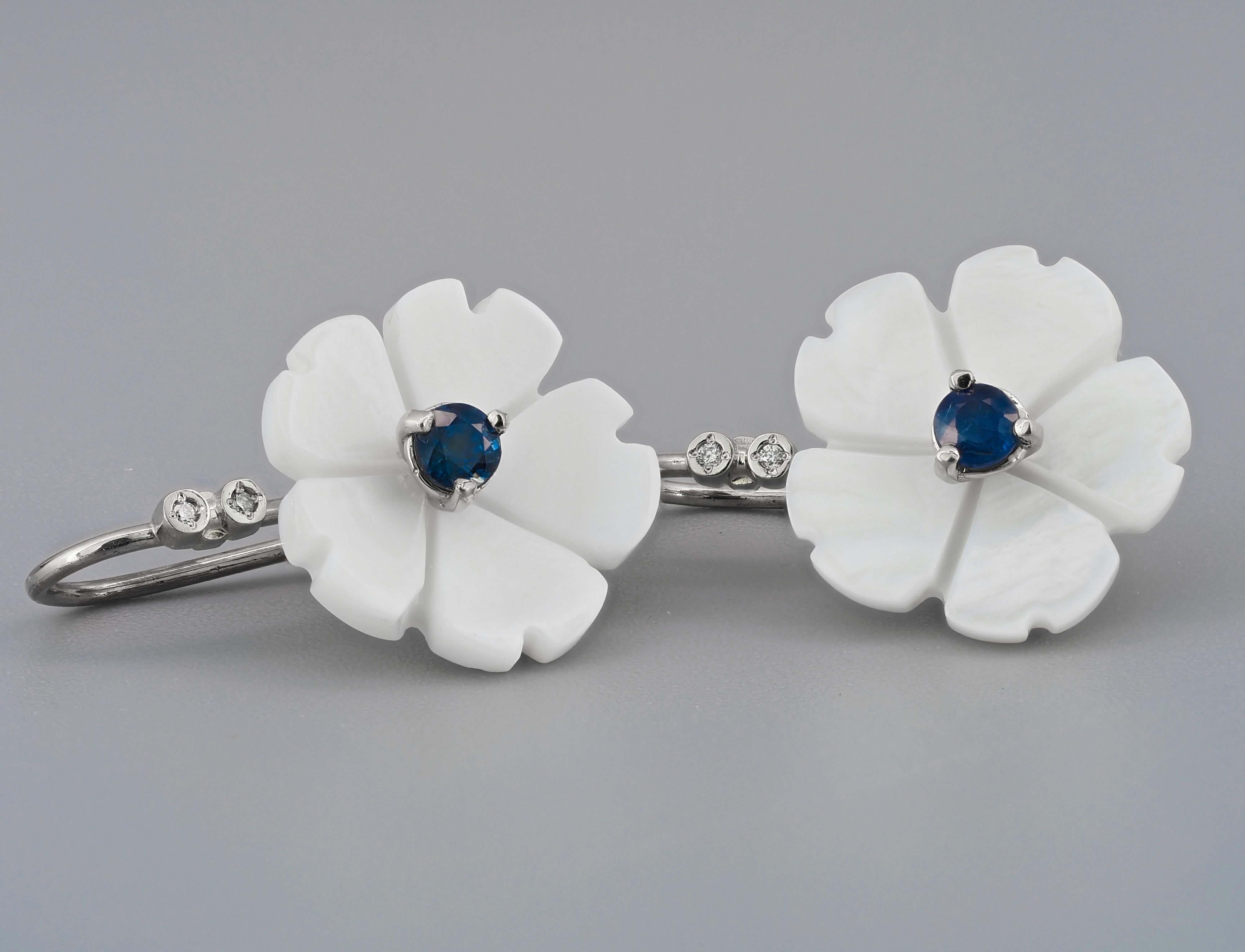 Flower 14k Gold Earrings with Blue Sapphires, Flower Carved Earrings For Sale 2