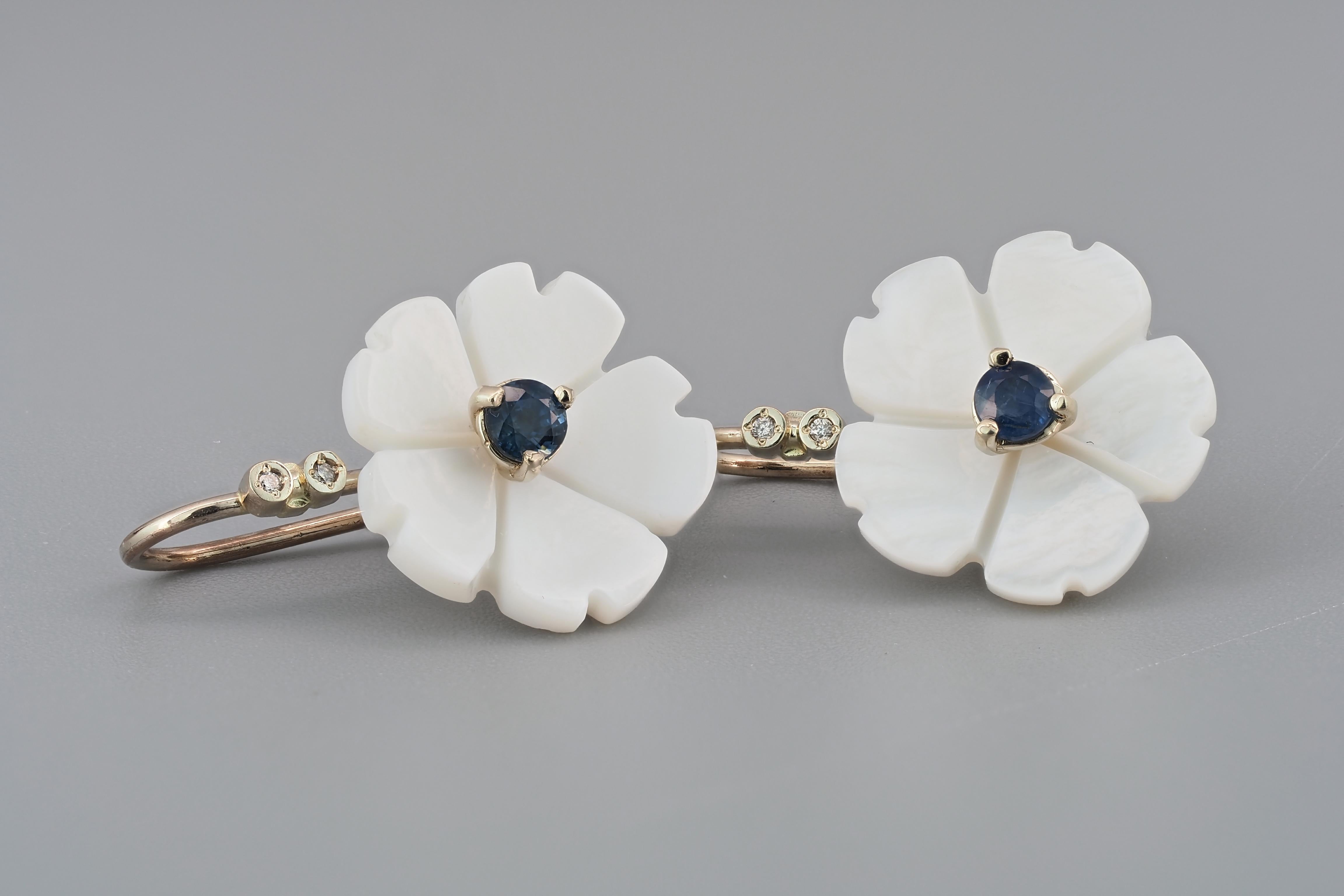 Flower 14k Gold Earrings with Blue Sapphires, Flower Carved Earrings For Sale 2