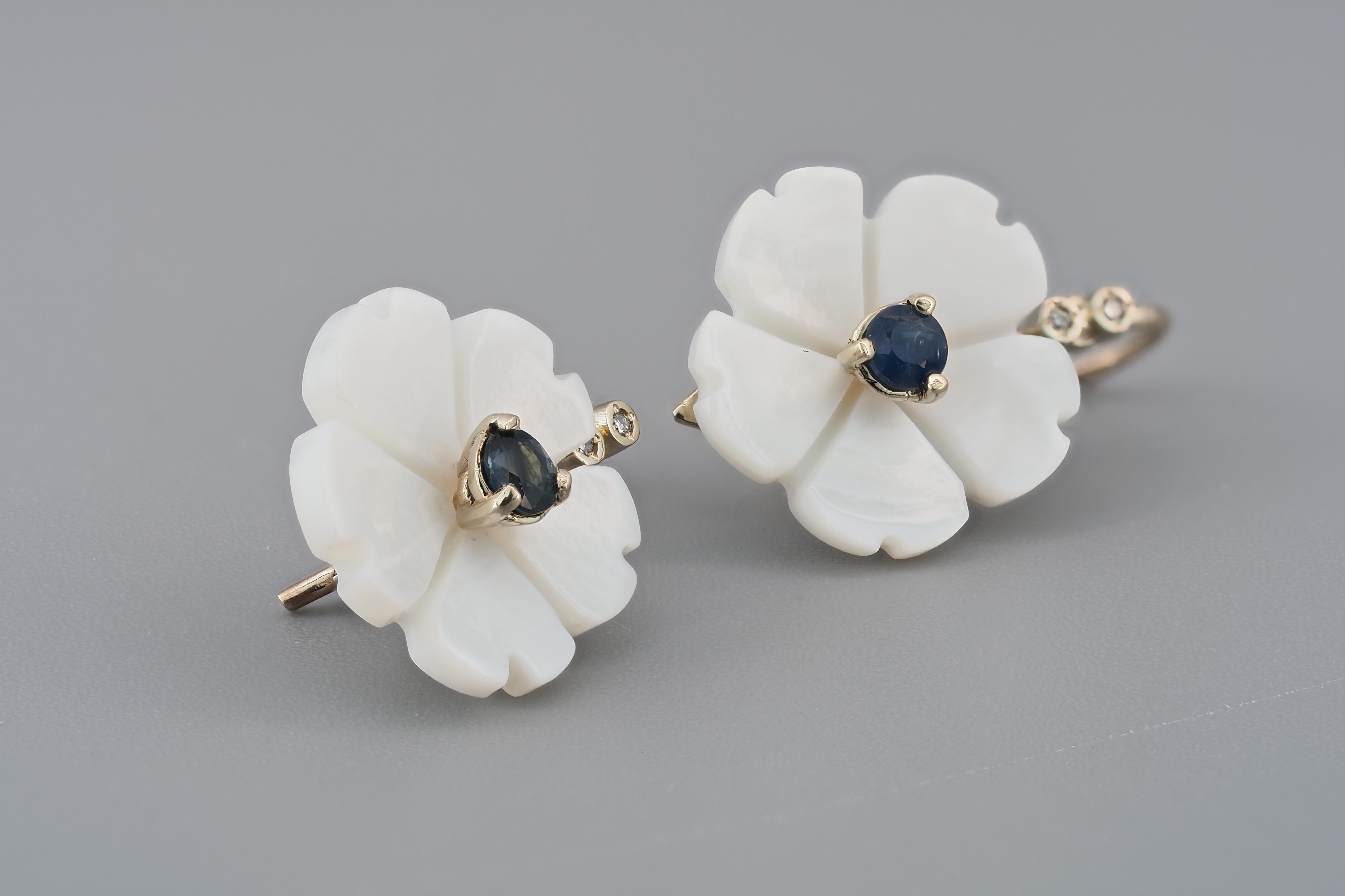 Flower 14k gold earrings with blue sapphires.  For Sale 2