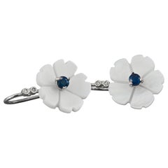 Blumen-Ohrringe aus 14 Karat Gold mit blauen Saphiren