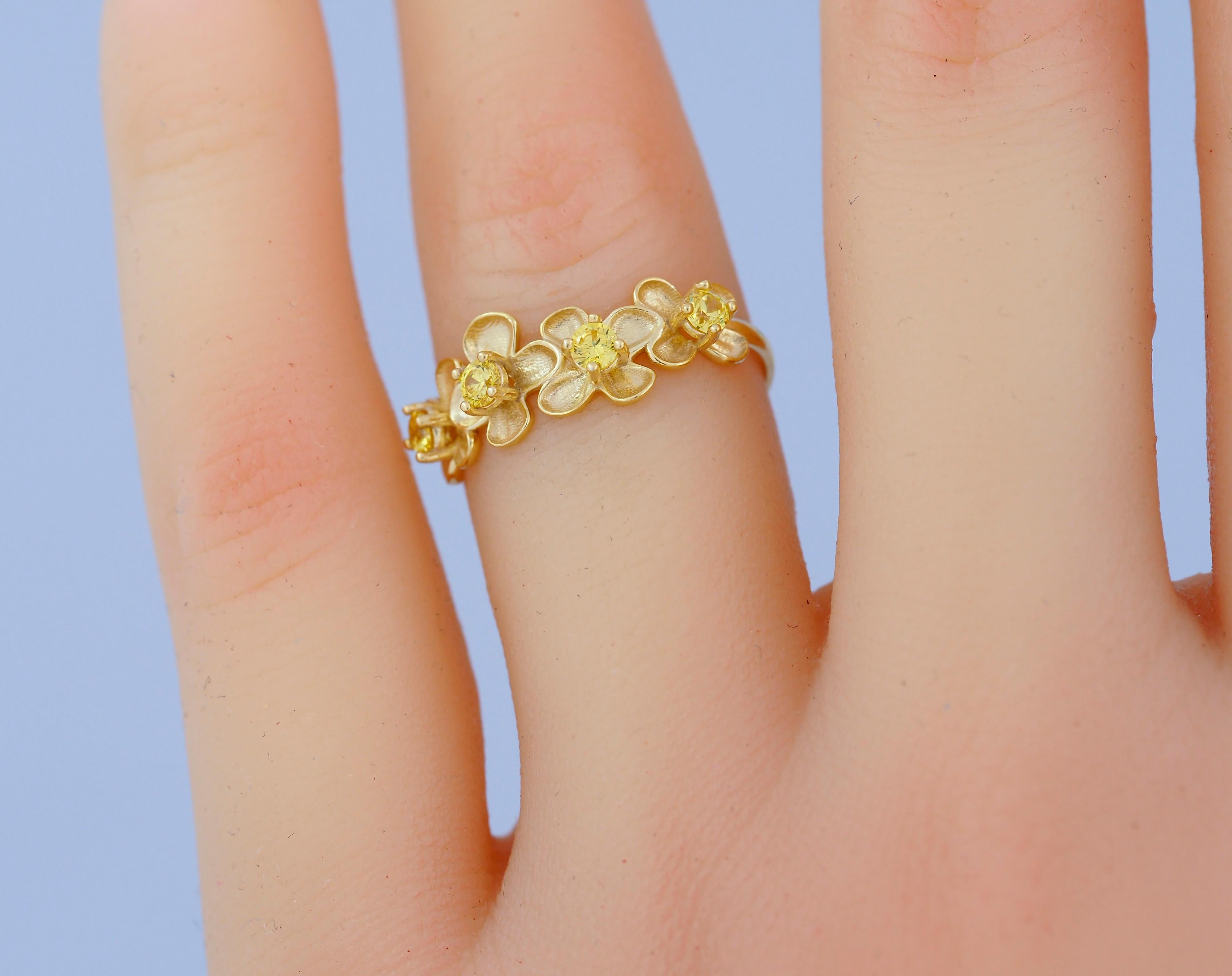 Ring mit Blume aus 14k Gold. (Moderne) im Angebot