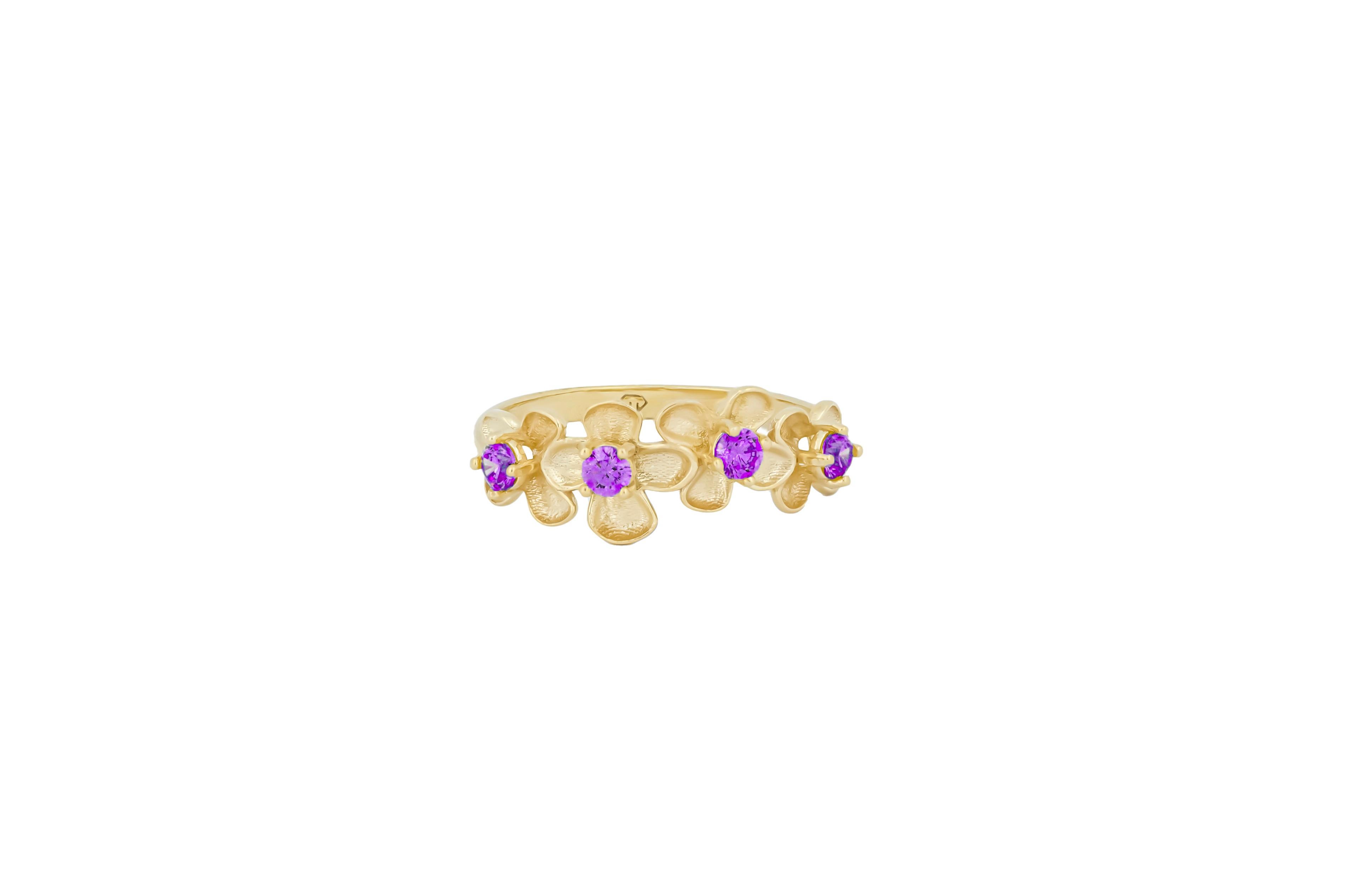 Round Cut Flower 14k gold ring For Sale