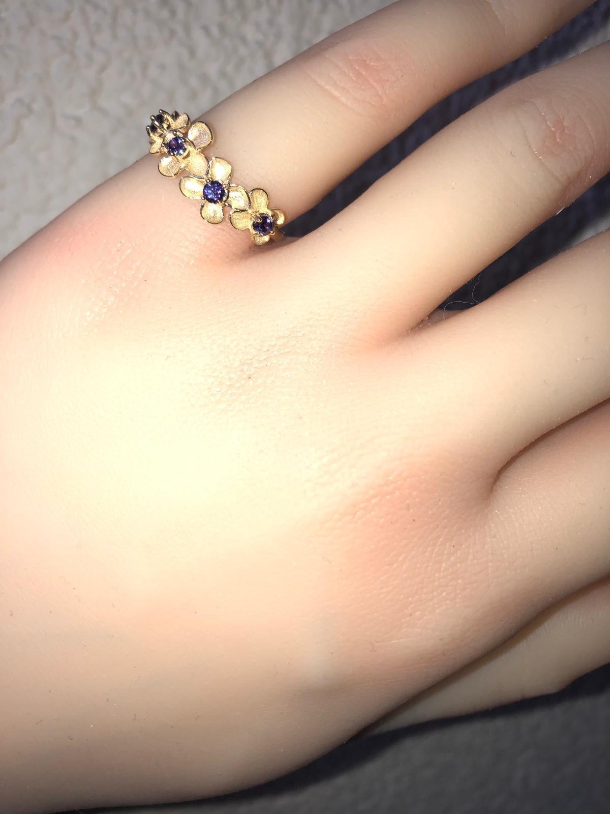 For Sale:  Flower 14k gold ring 5