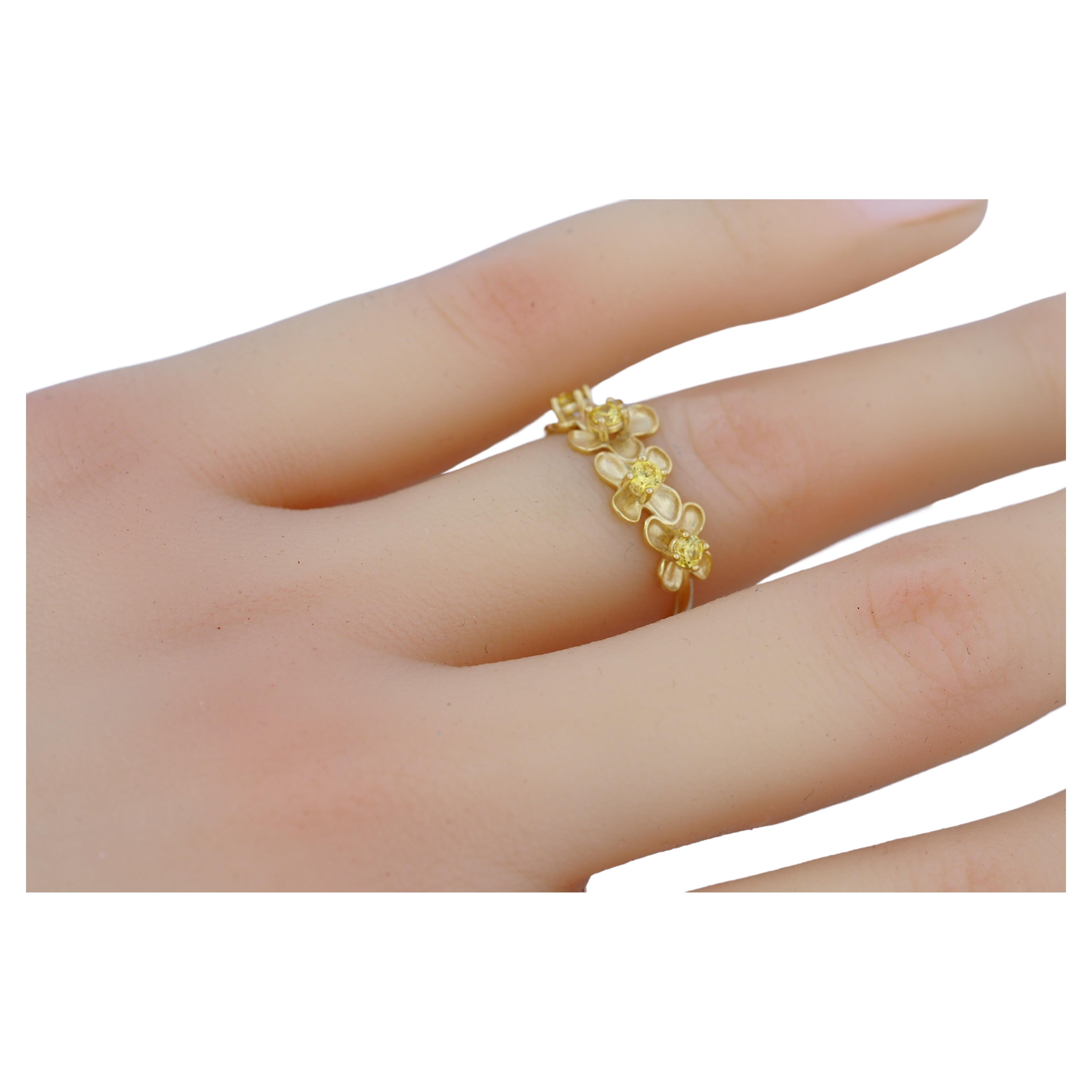 Ring mit Blume aus 14k Gold. im Angebot