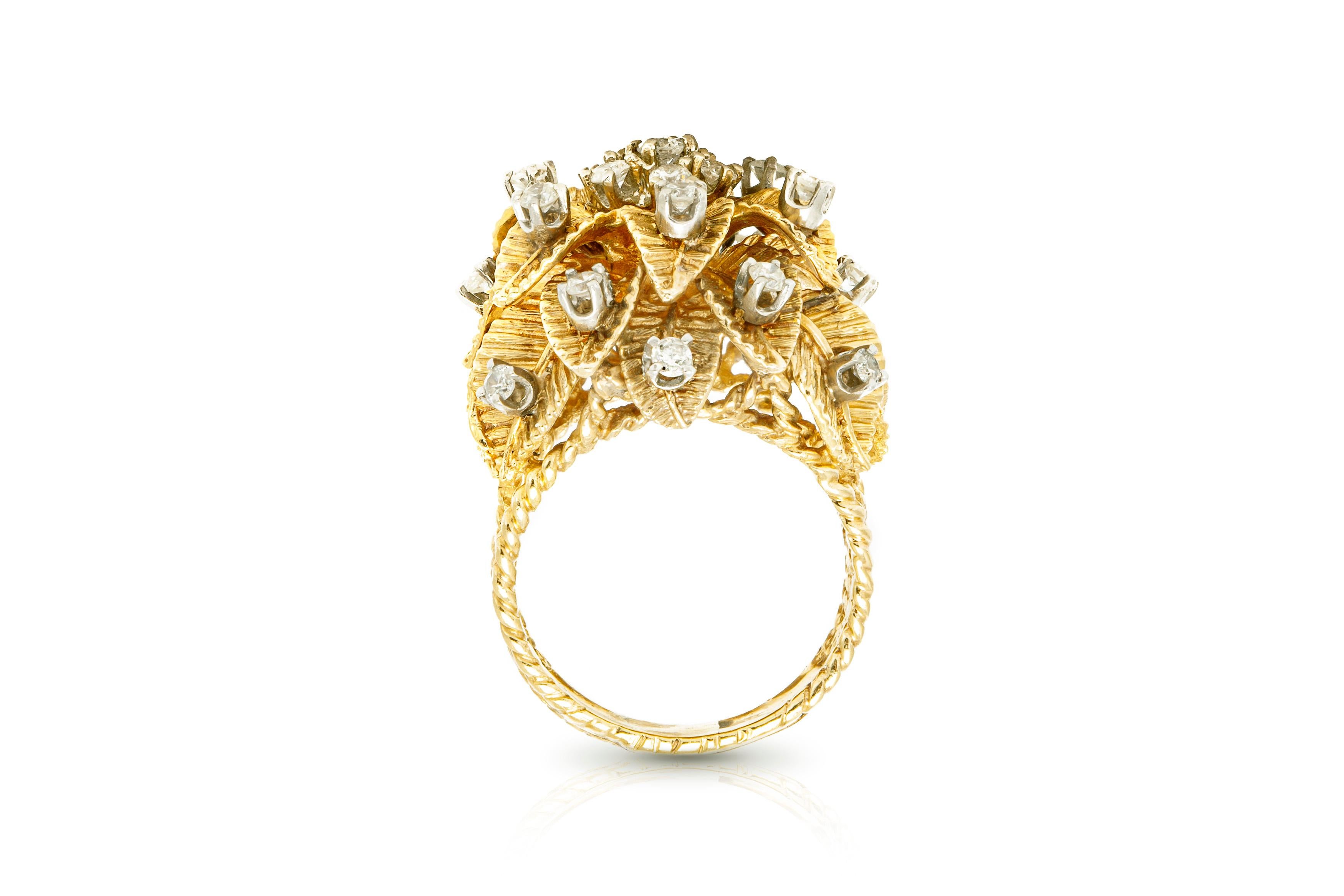 The ring is finely crafted in 14K with few diamonds around weighing approximately total of 1.20 carat.
Daily and night ring.
