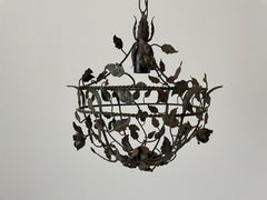 Plafonnier en métal patiné à motif de fleurs et de feuilles, années 1950, Italie