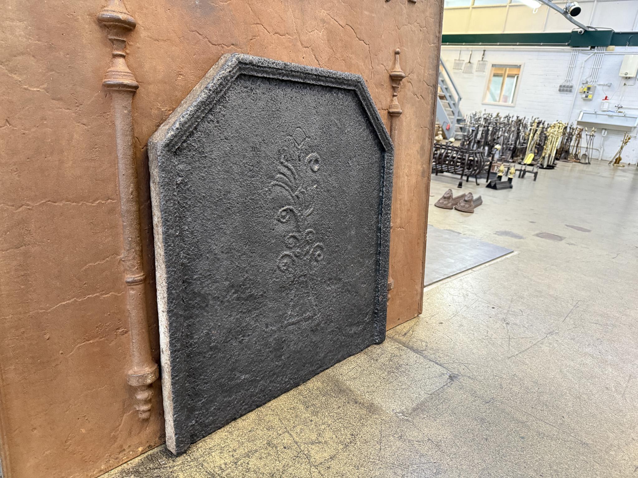 Plaque de cheminée française, 18e siècle, période Louis XV en vente 7