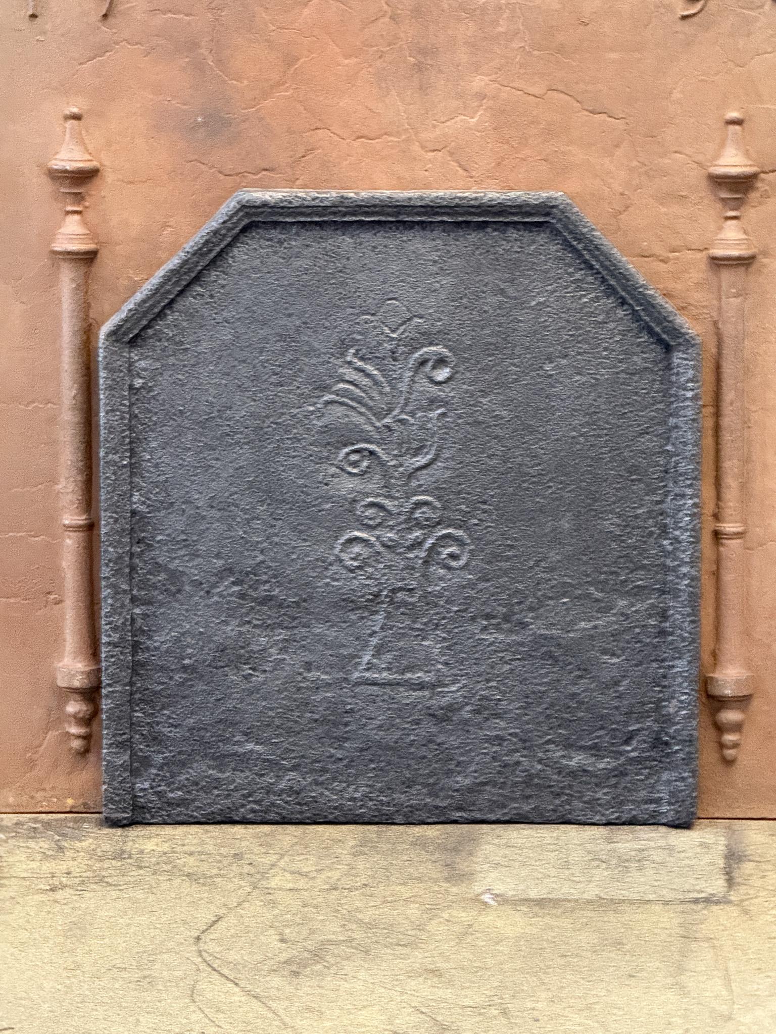 XVIIIe siècle et antérieur Plaque de cheminée française, 18e siècle, période Louis XV en vente