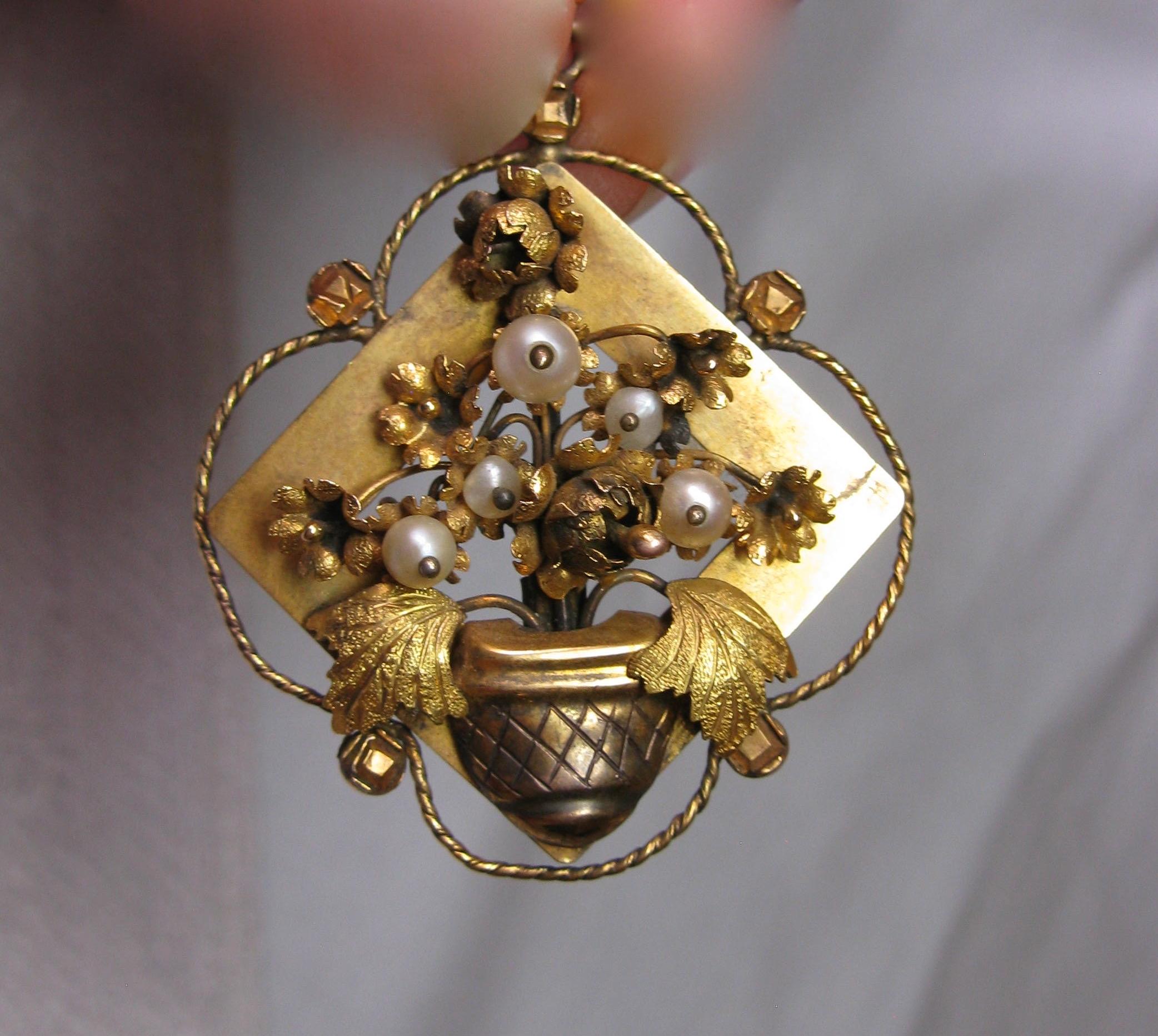 Round Cut Flower Basket Necklace Gold Antique Art Nouveau Belle Epoque Victorian, Italian