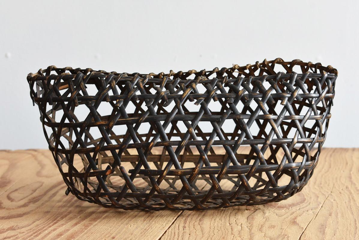 Taisho Flower Basket Woven from Japanese Bamboo / Wabi-Sabi Bamboo Object