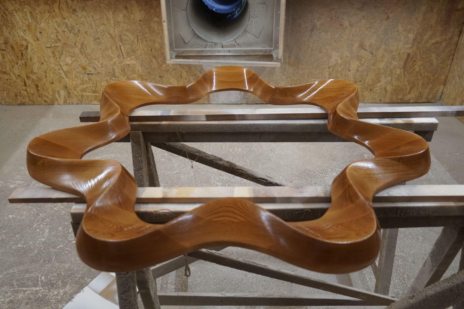 Miroir Flower Big Ash Wood en vente 1