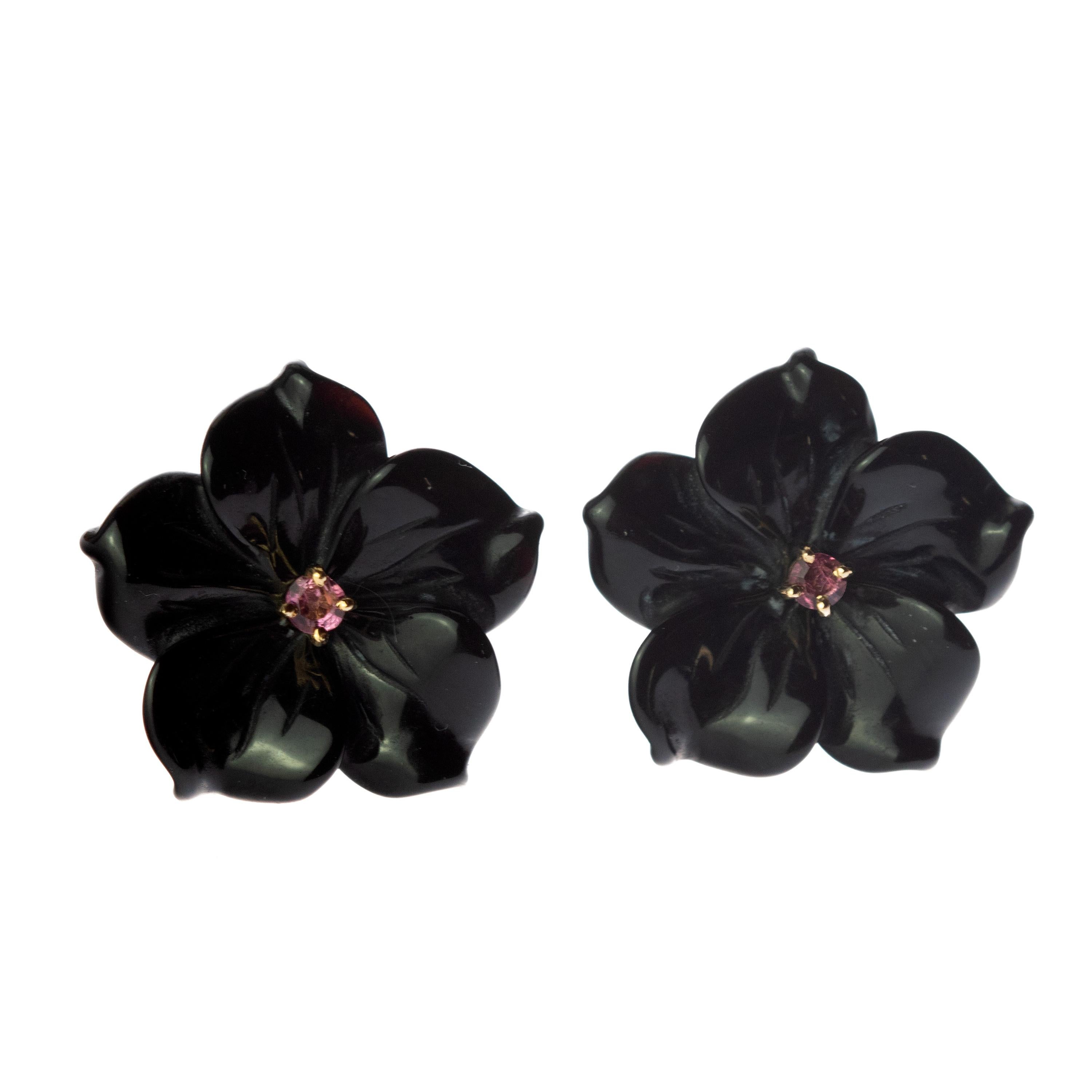 Clous d'oreilles en or jaune 18 carats avec agate noire et tourmaline sculptée en forme de fleur, fabriqués à la main Pour femmes en vente