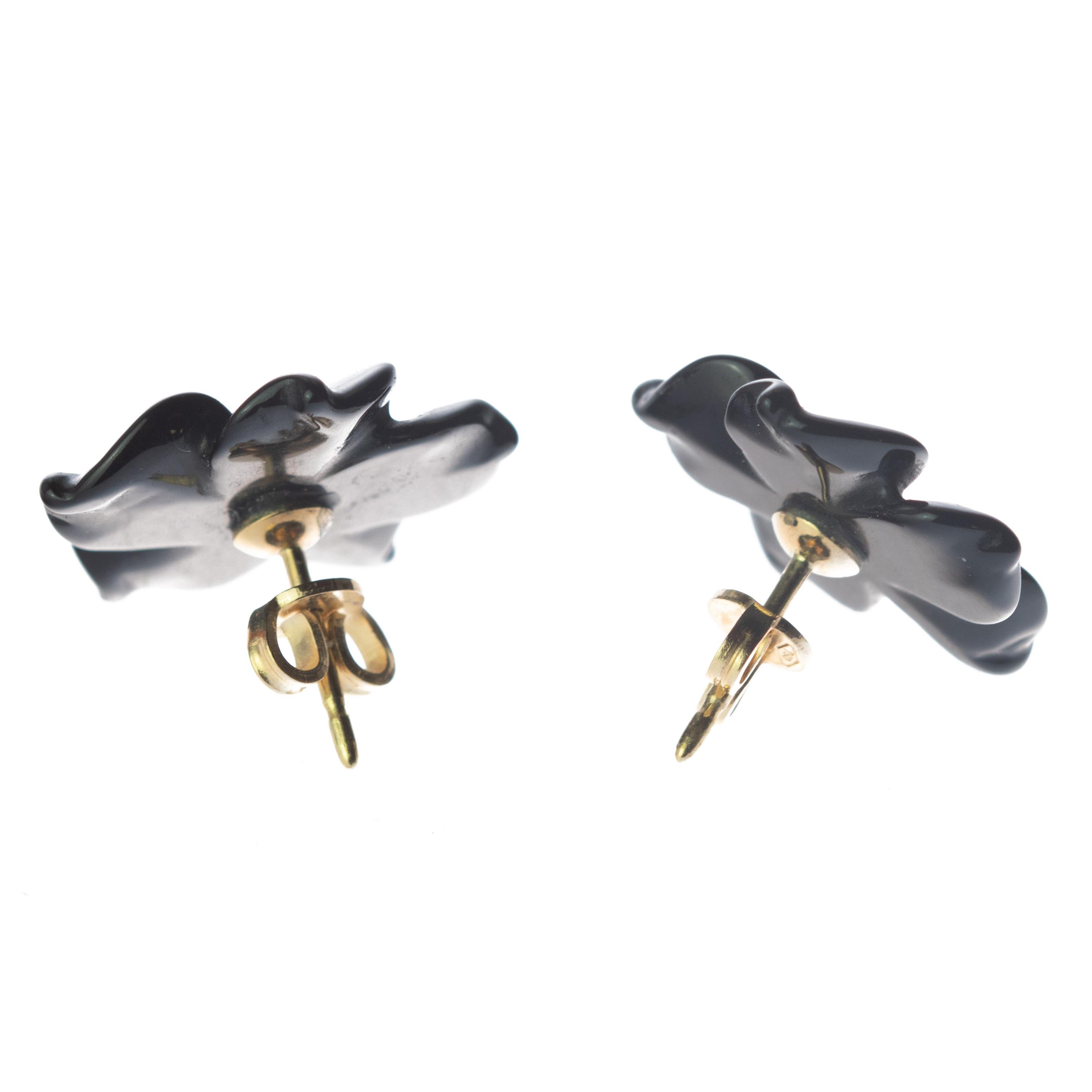 Clous d'oreilles en or jaune 18 carats avec agate noire et tourmaline sculptée en forme de fleur, fabriqués à la main en vente 1
