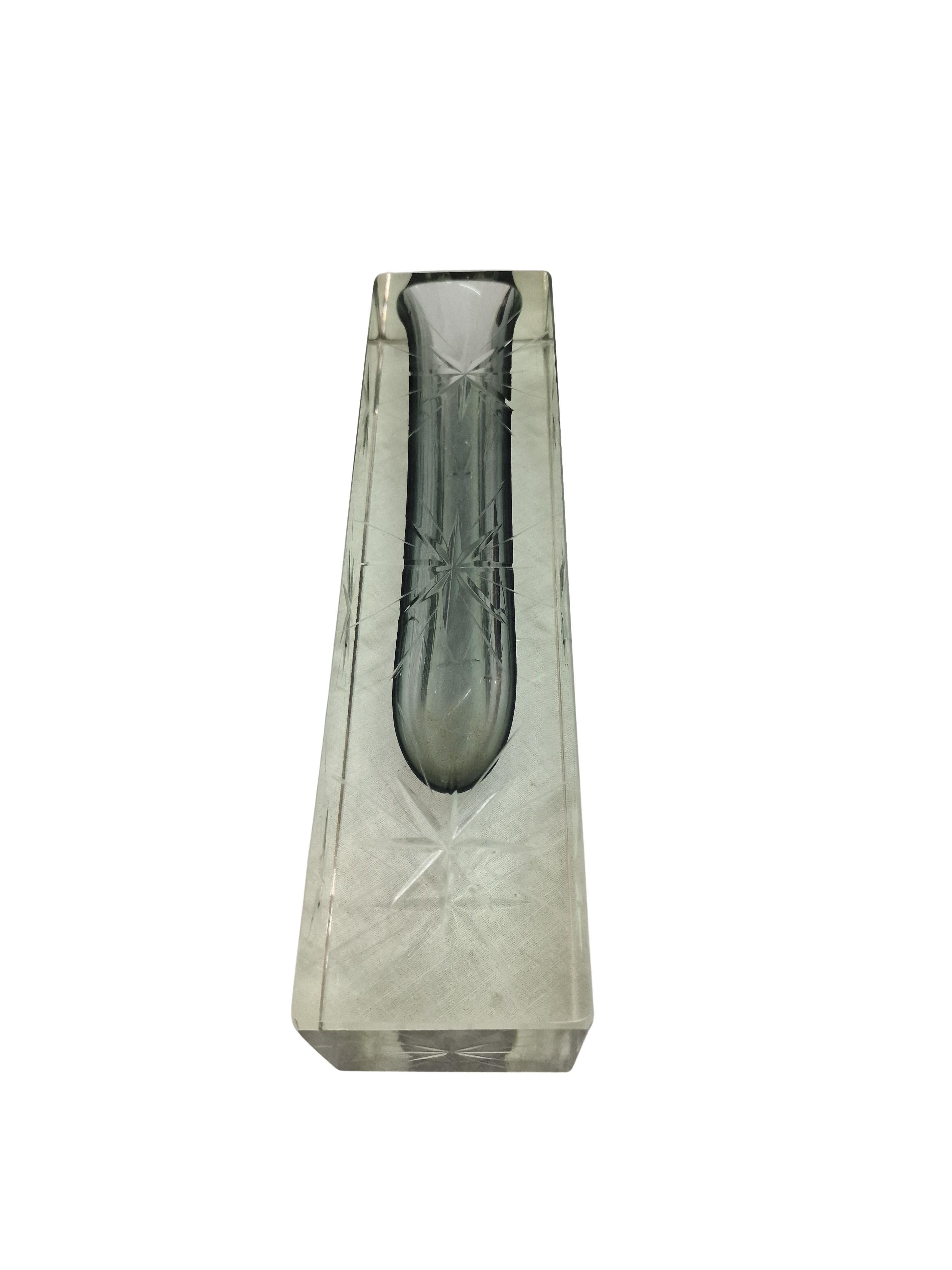 Flower block vase, star cut glass, 1920s, Art Deco, Murano, Italy For Sale 4