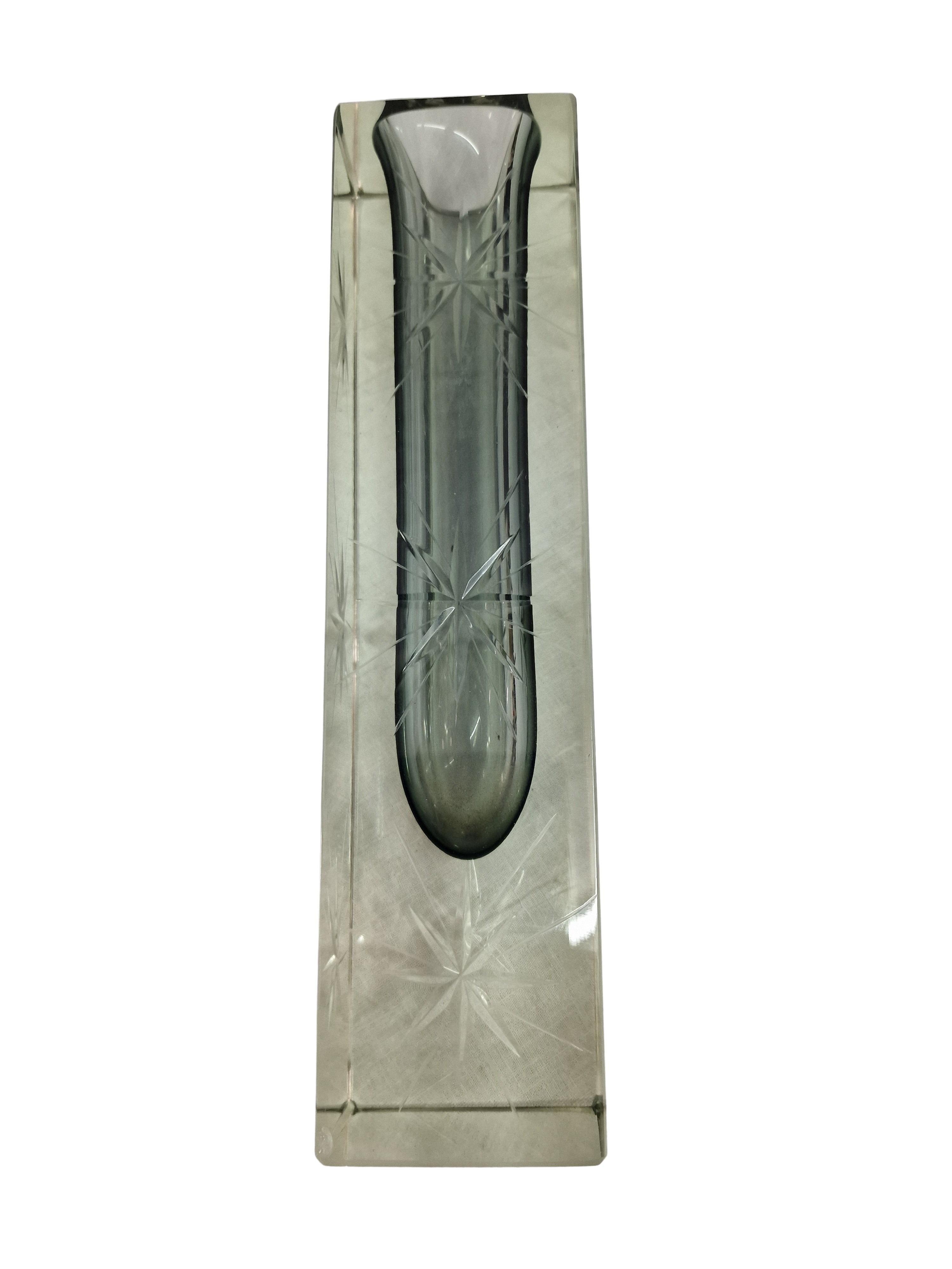 Flower block vase, star cut glass, 1920s, Art Deco, Murano, Italy For Sale 3